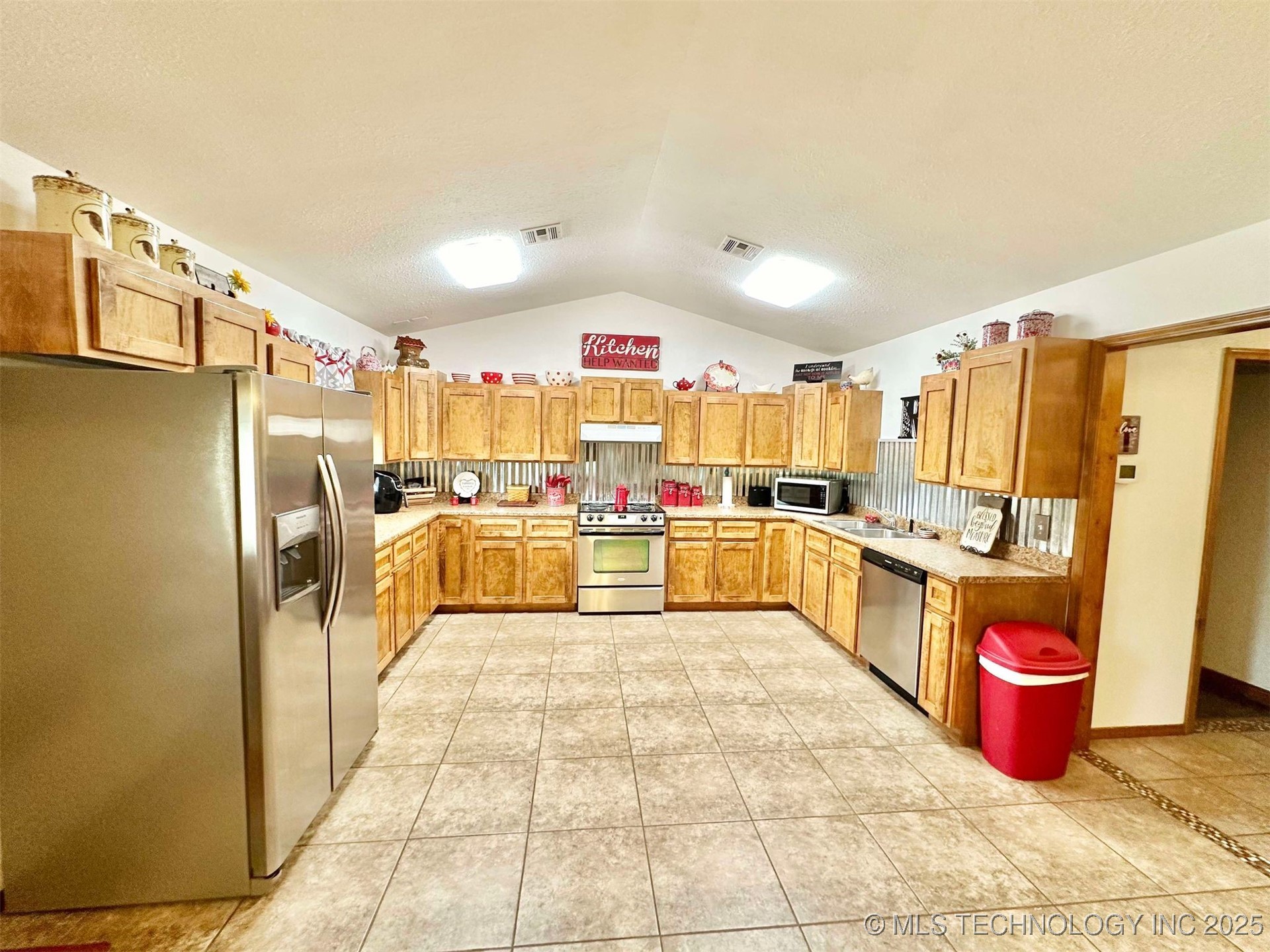 10277 N Hwy 71 Property Photo 5