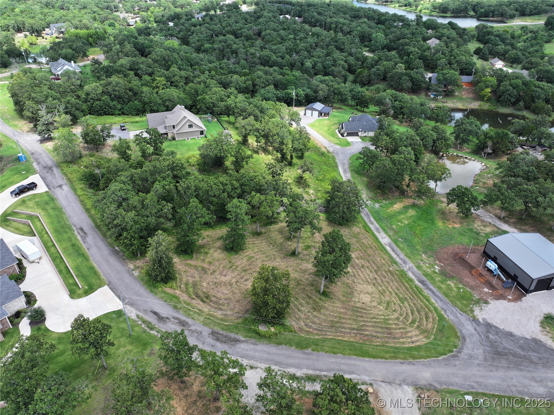 32 Pine Property Photo 2