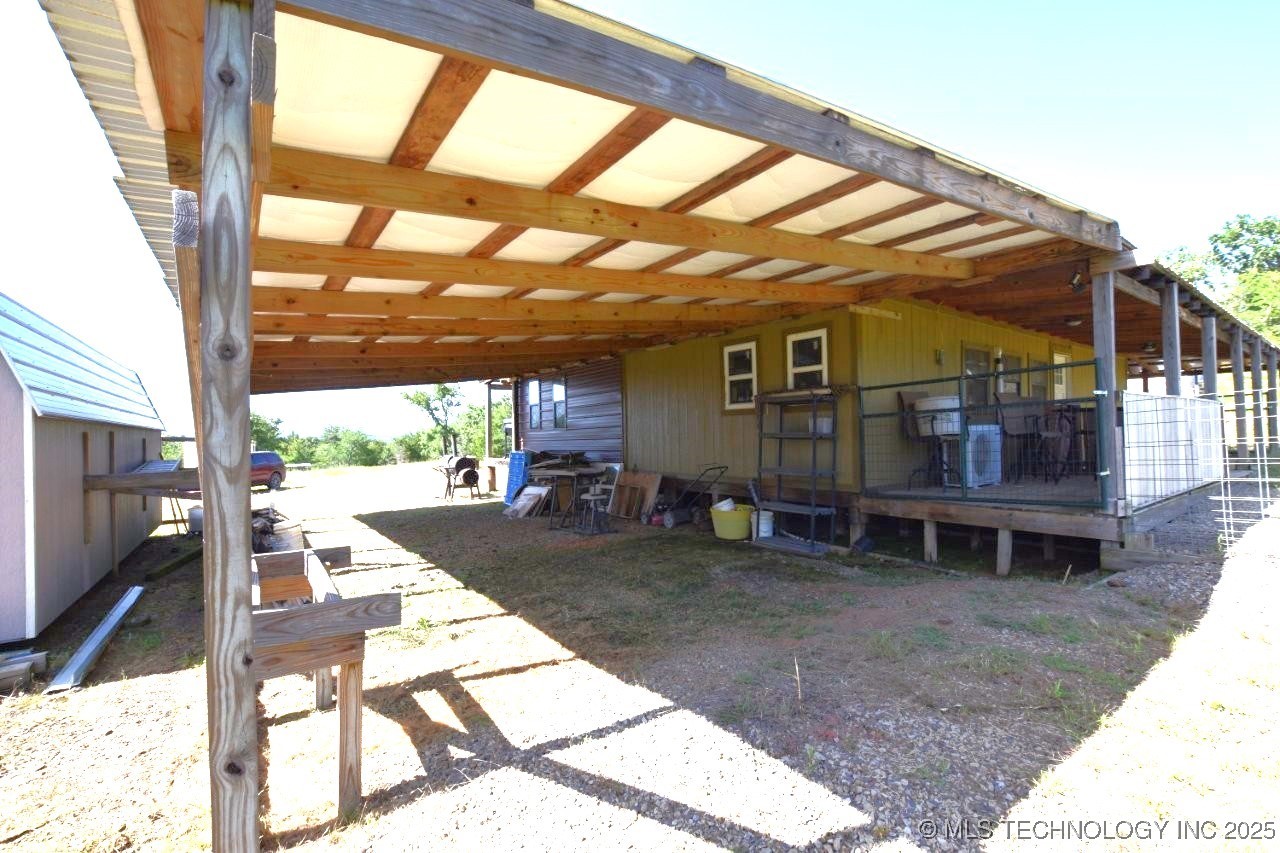 975 Road Property Photo 5