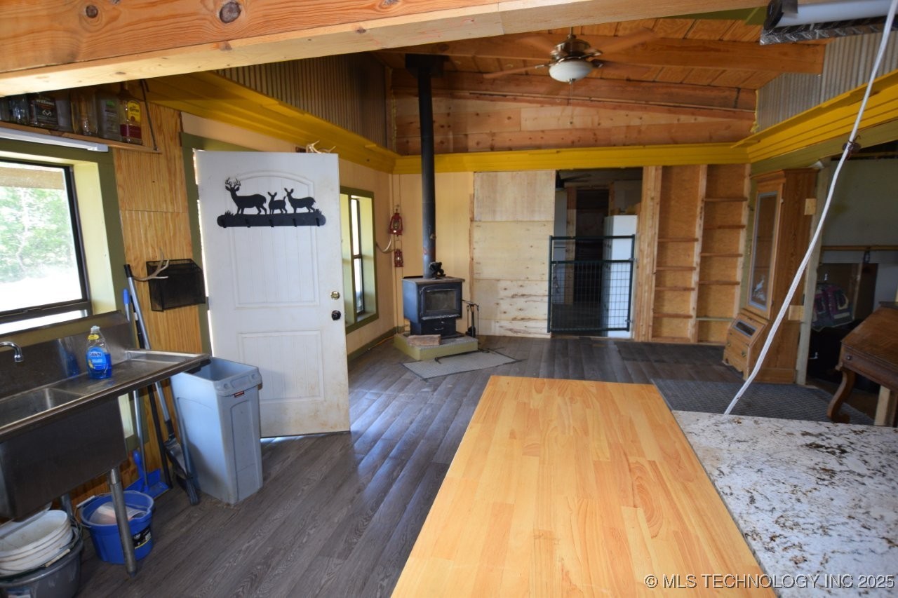 975 Road Property Photo 13