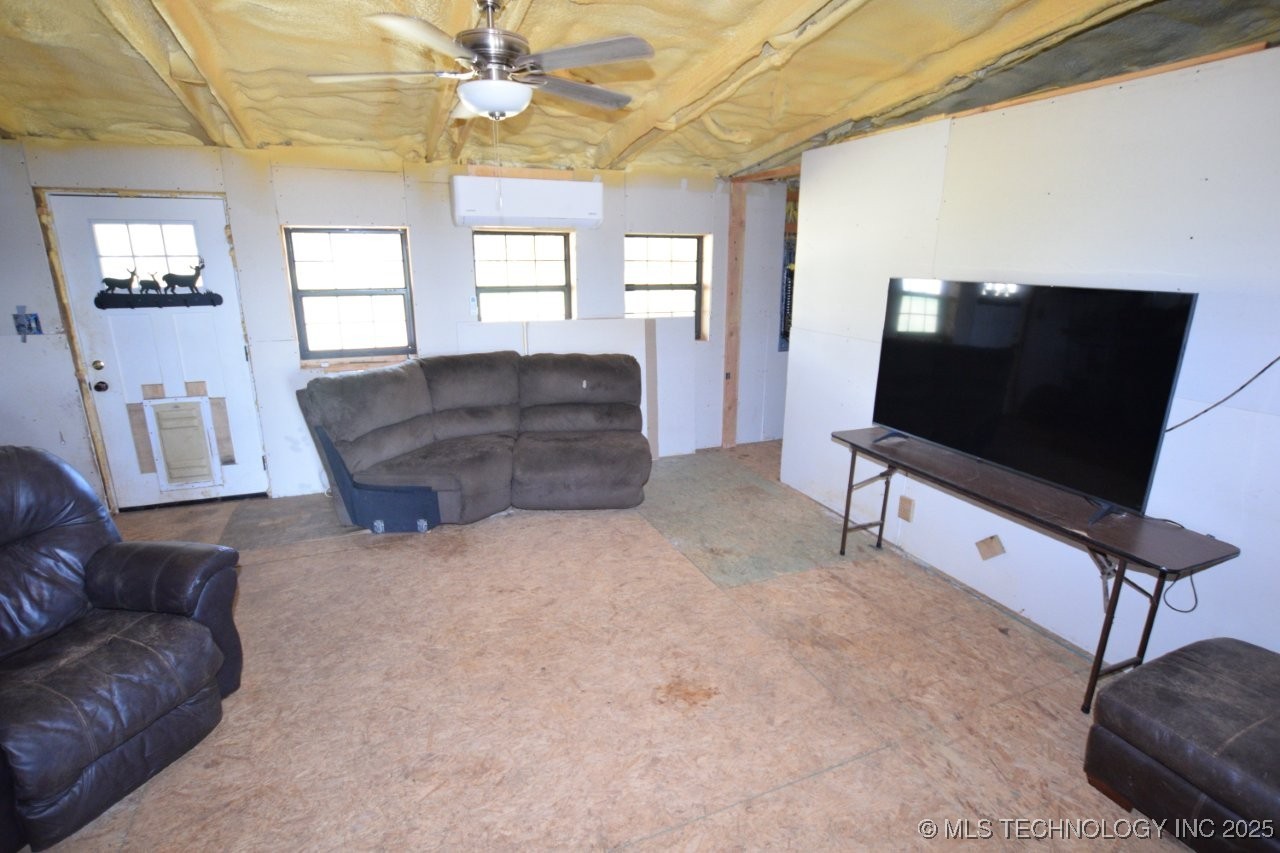 975 Road Property Photo 14