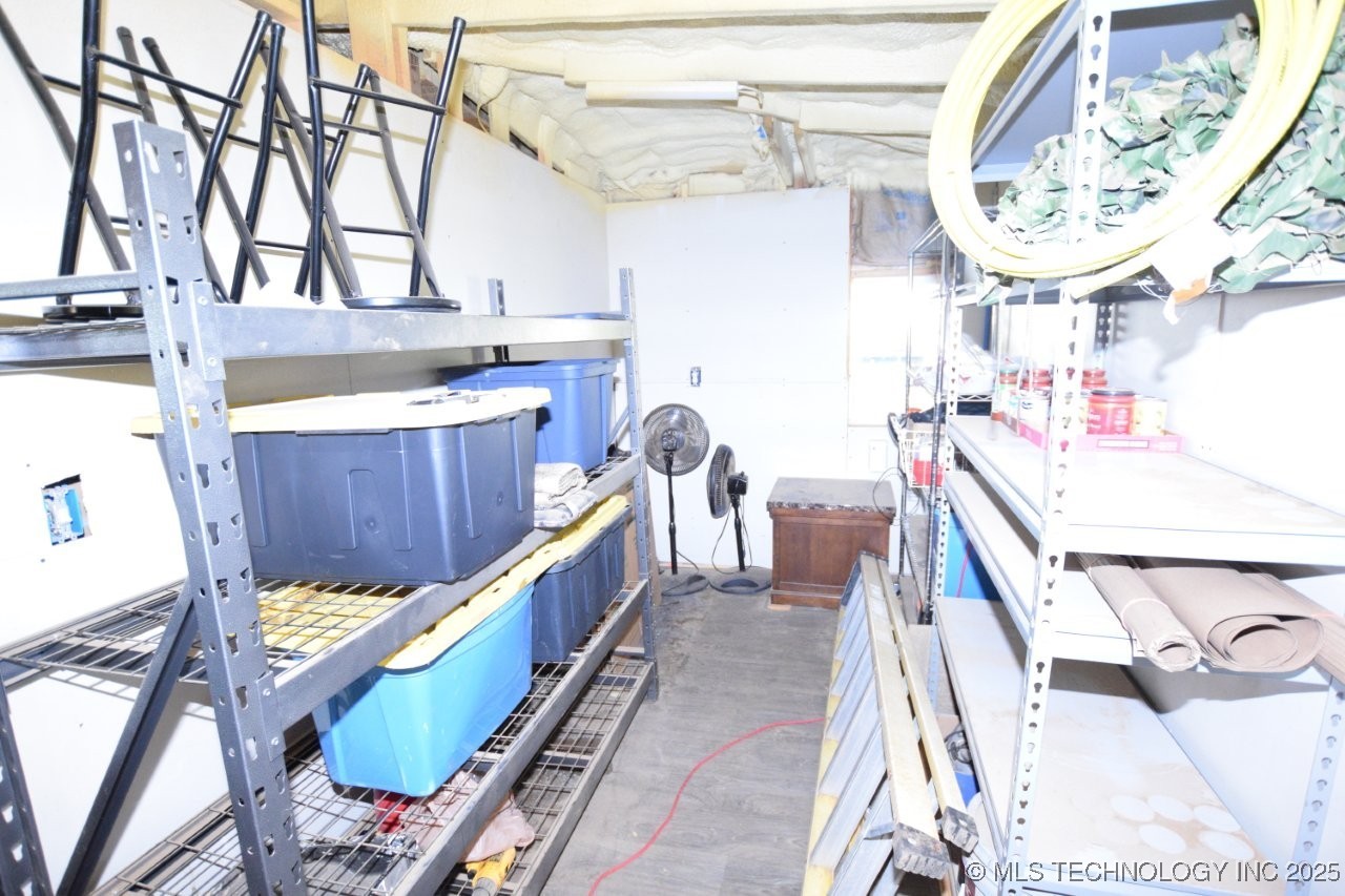 975 Road Property Photo 15