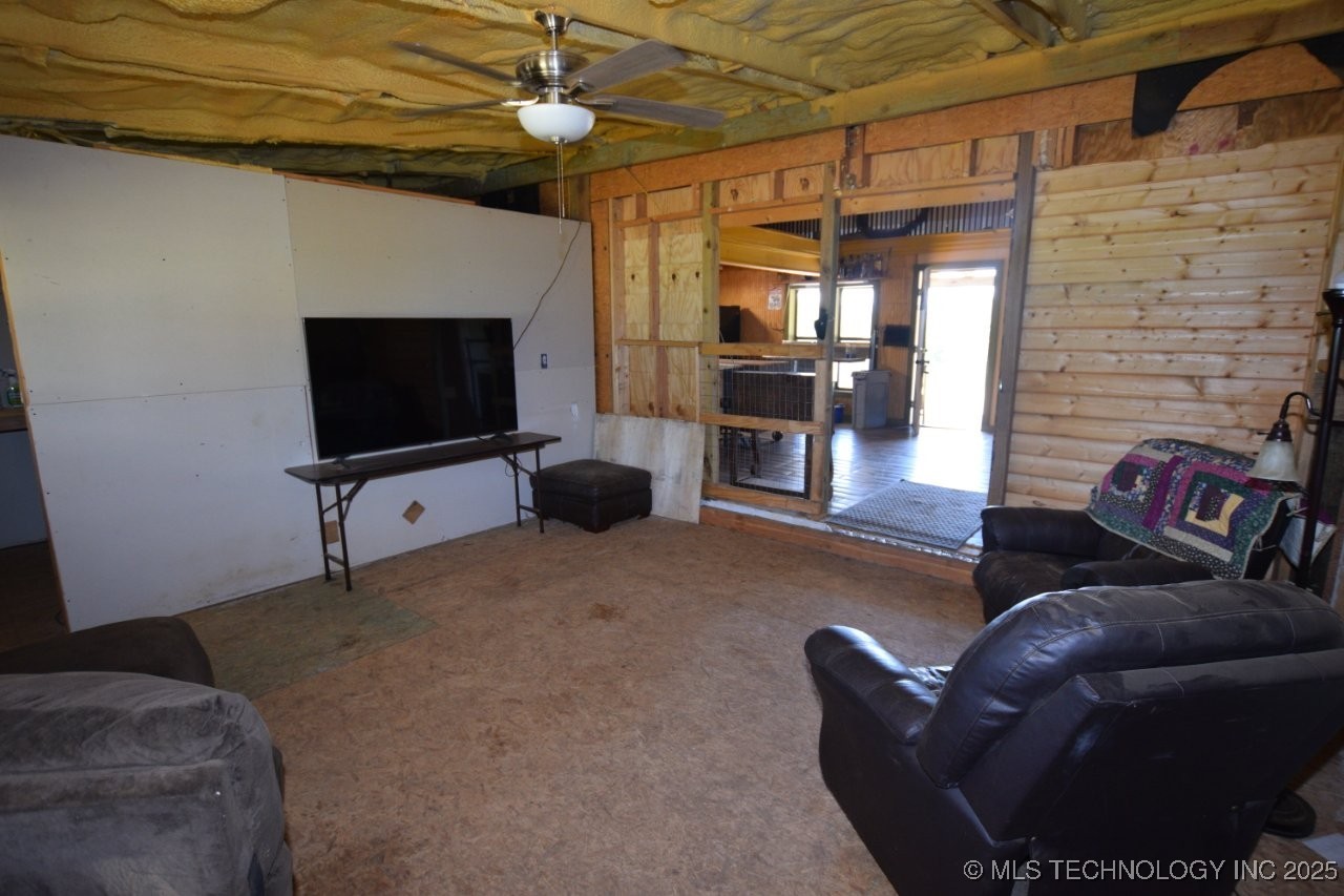 975 Road Property Photo 16