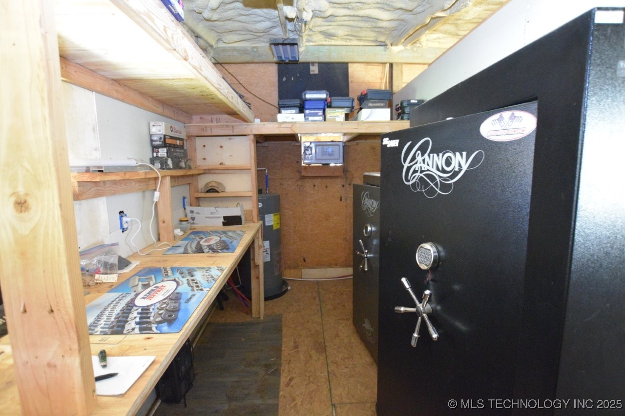 975 Road Property Photo 17