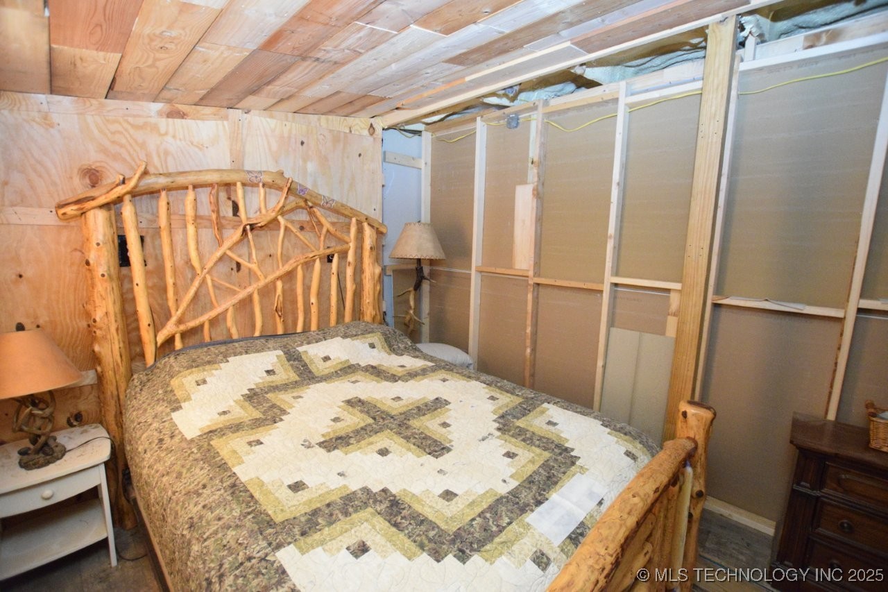 975 Road Property Photo 26