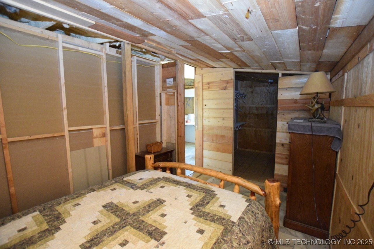 975 Road Property Photo 27