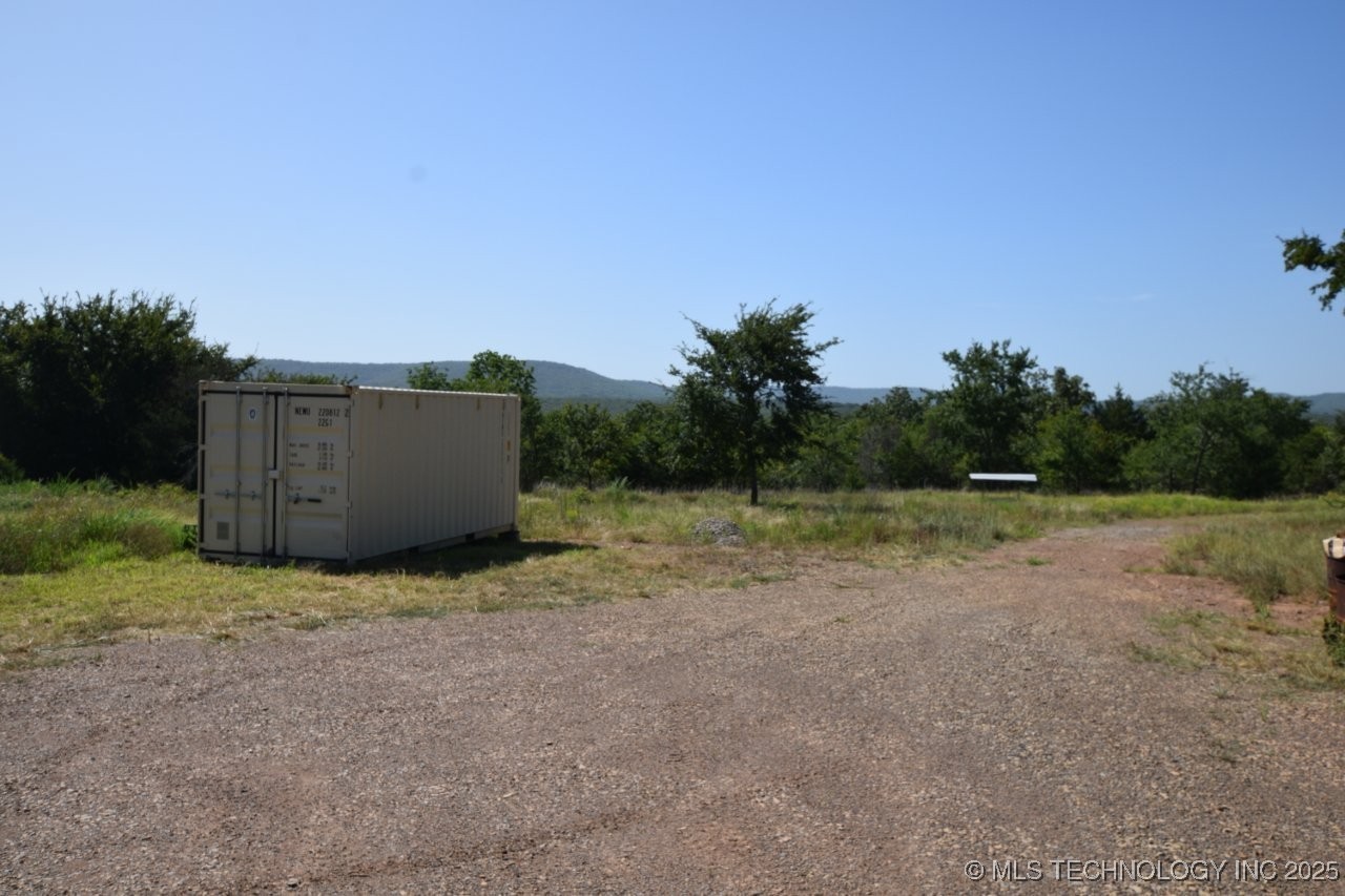 975 Road Property Photo 31