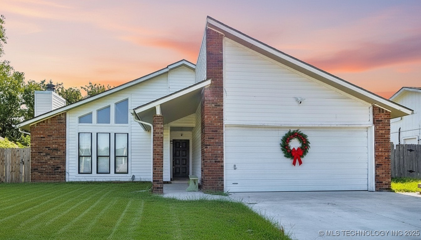 9219 S 89th East Avenue Property Photo 1