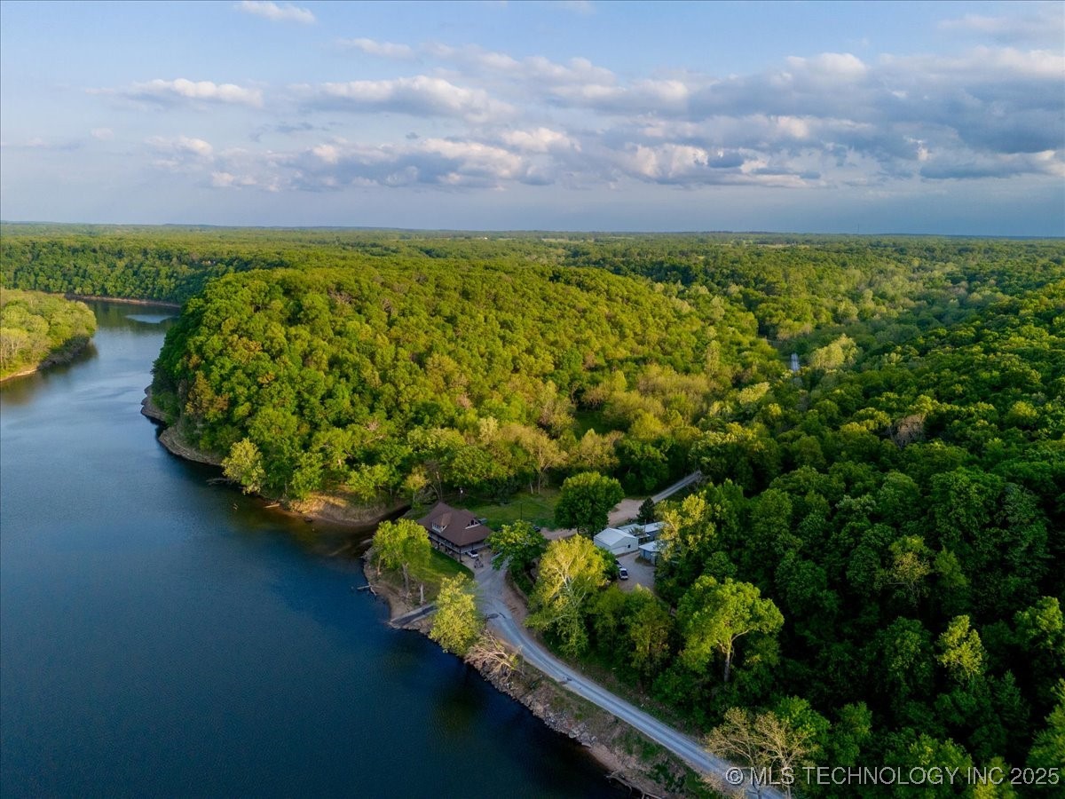 9212 N 447 Road Property Photo 3