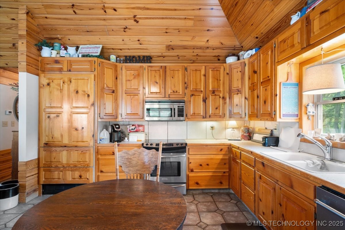 9212 N 447 Road Property Photo 18