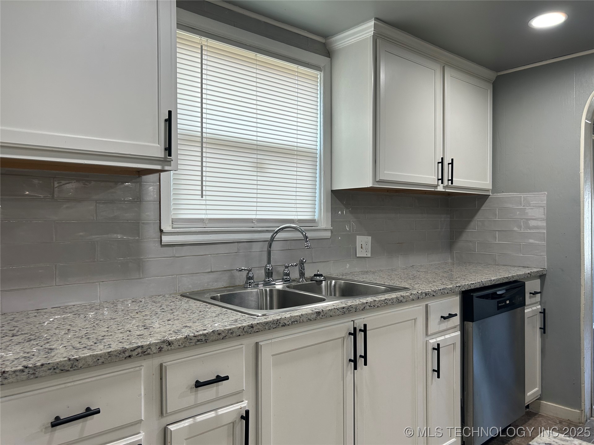 2511 N Boston Avenue Property Photo 4