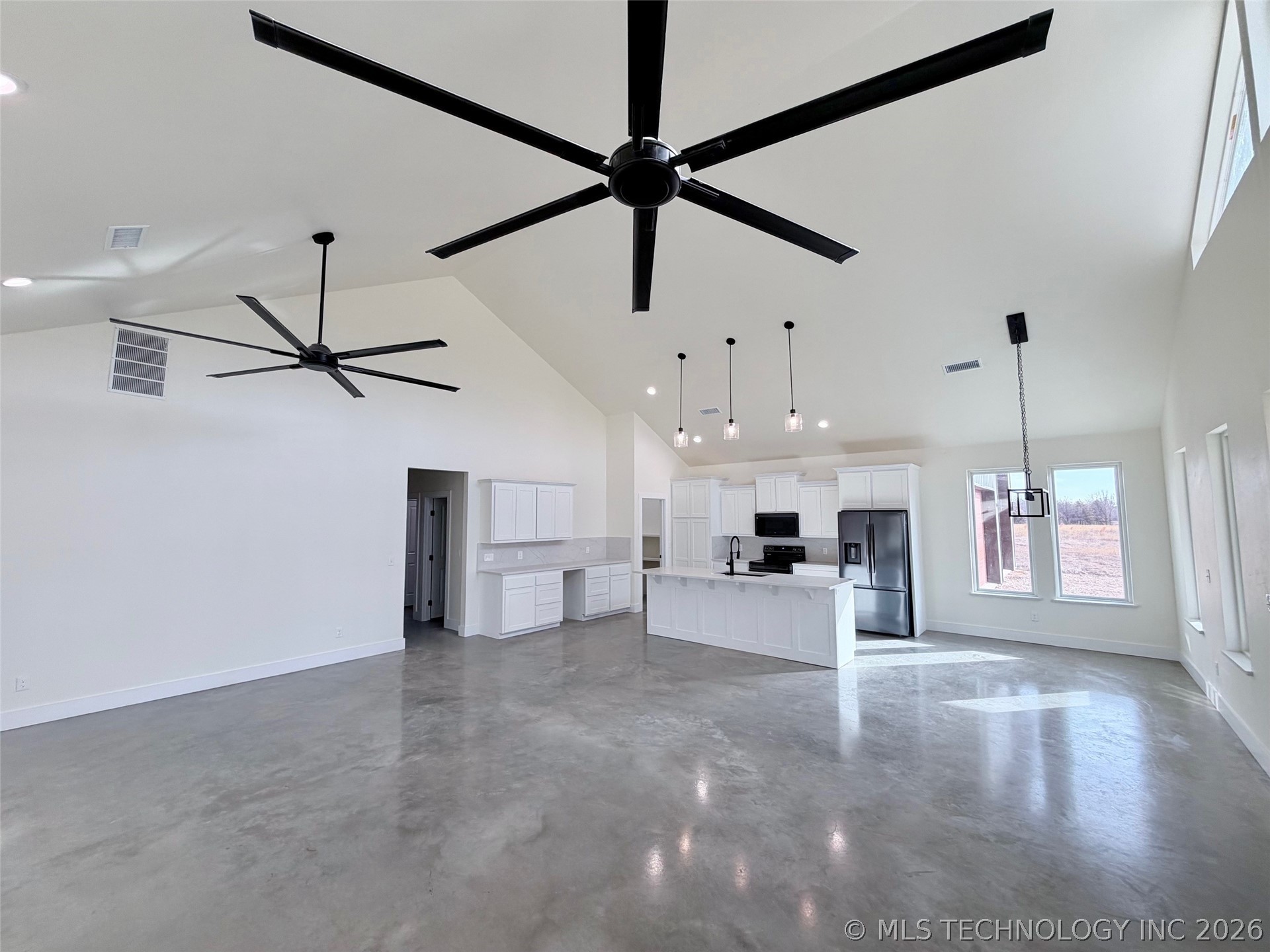 11908 Maximus Property Photo 3