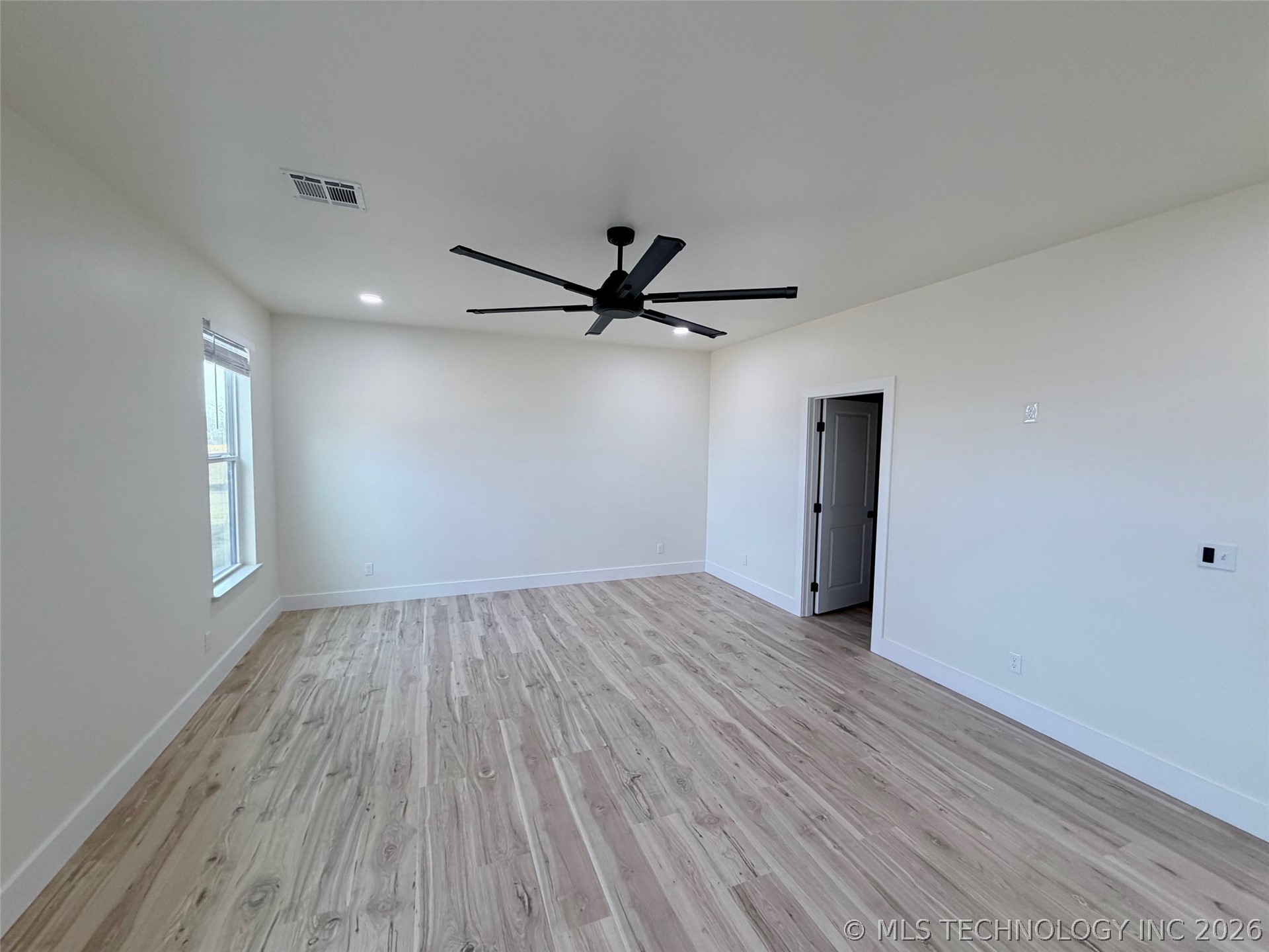 11908 Maximus Property Photo 6