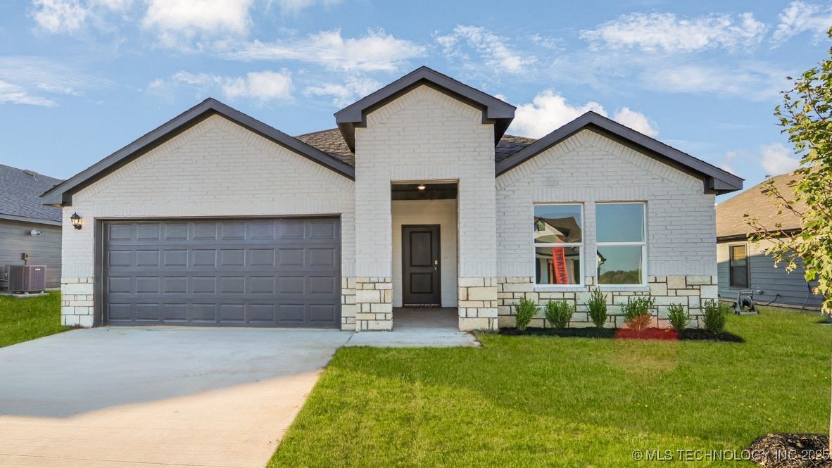 8519 E El Paso Street Property Photo 1