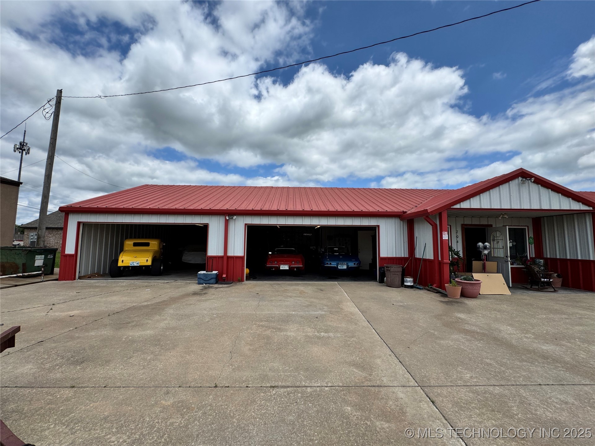 204 Will Rogers Boulevard Property Photo 5