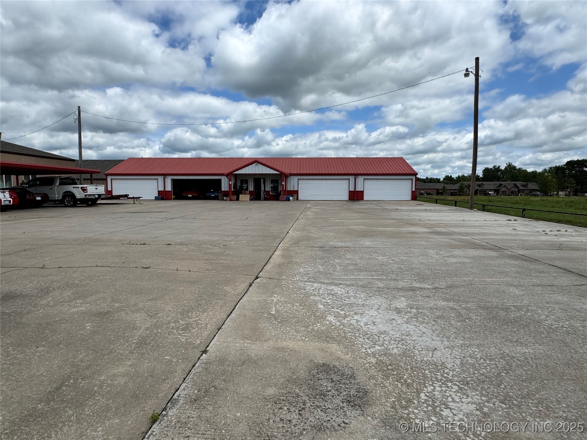 204 Will Rogers Boulevard Property Photo 6