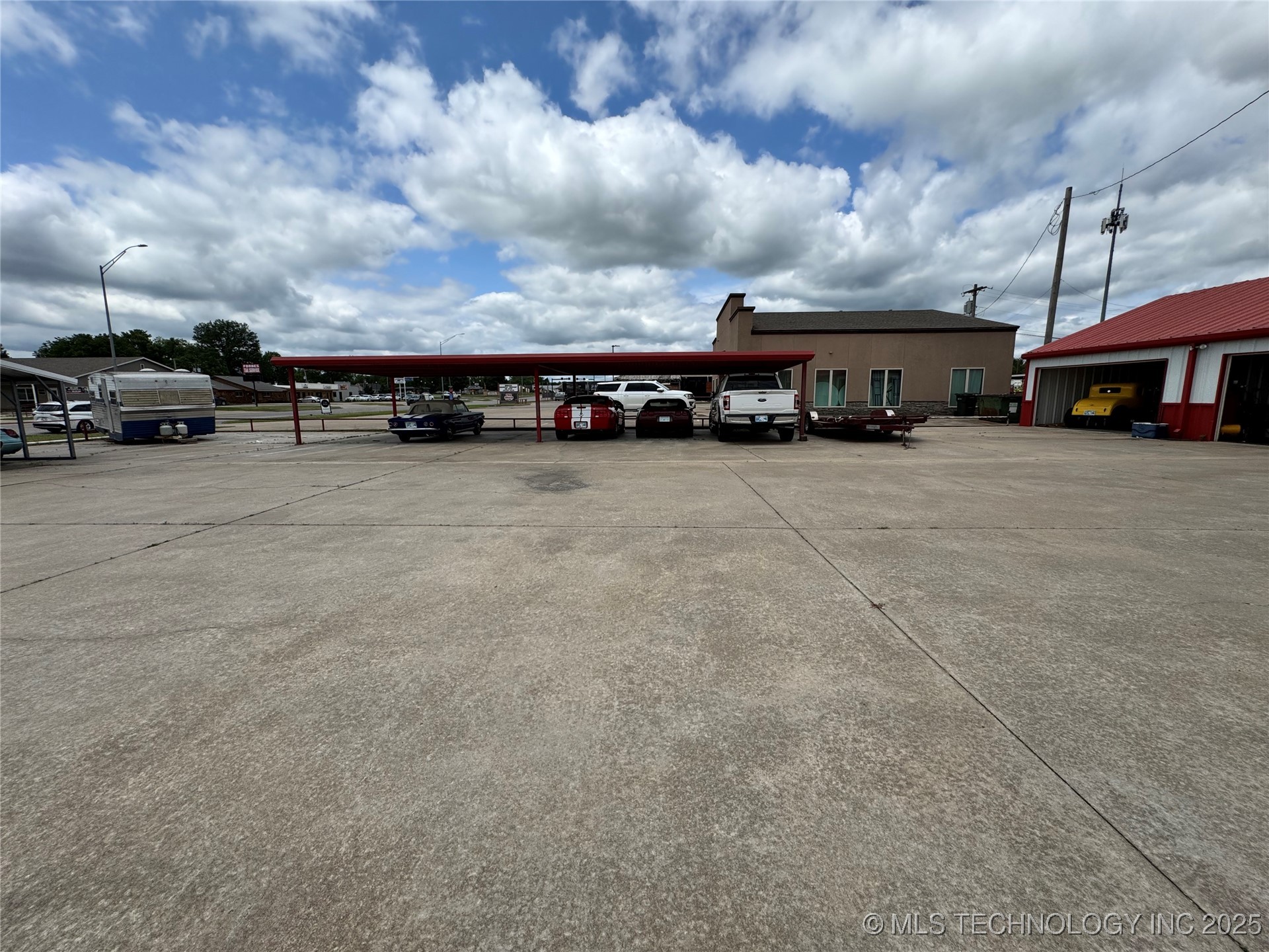 204 Will Rogers Boulevard Property Photo 18