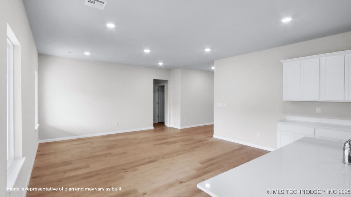 15808 E 75th Place North Property Photo 3