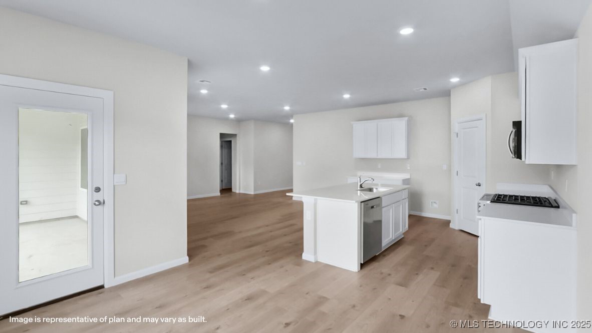 15808 E 75th Place North Property Photo 4