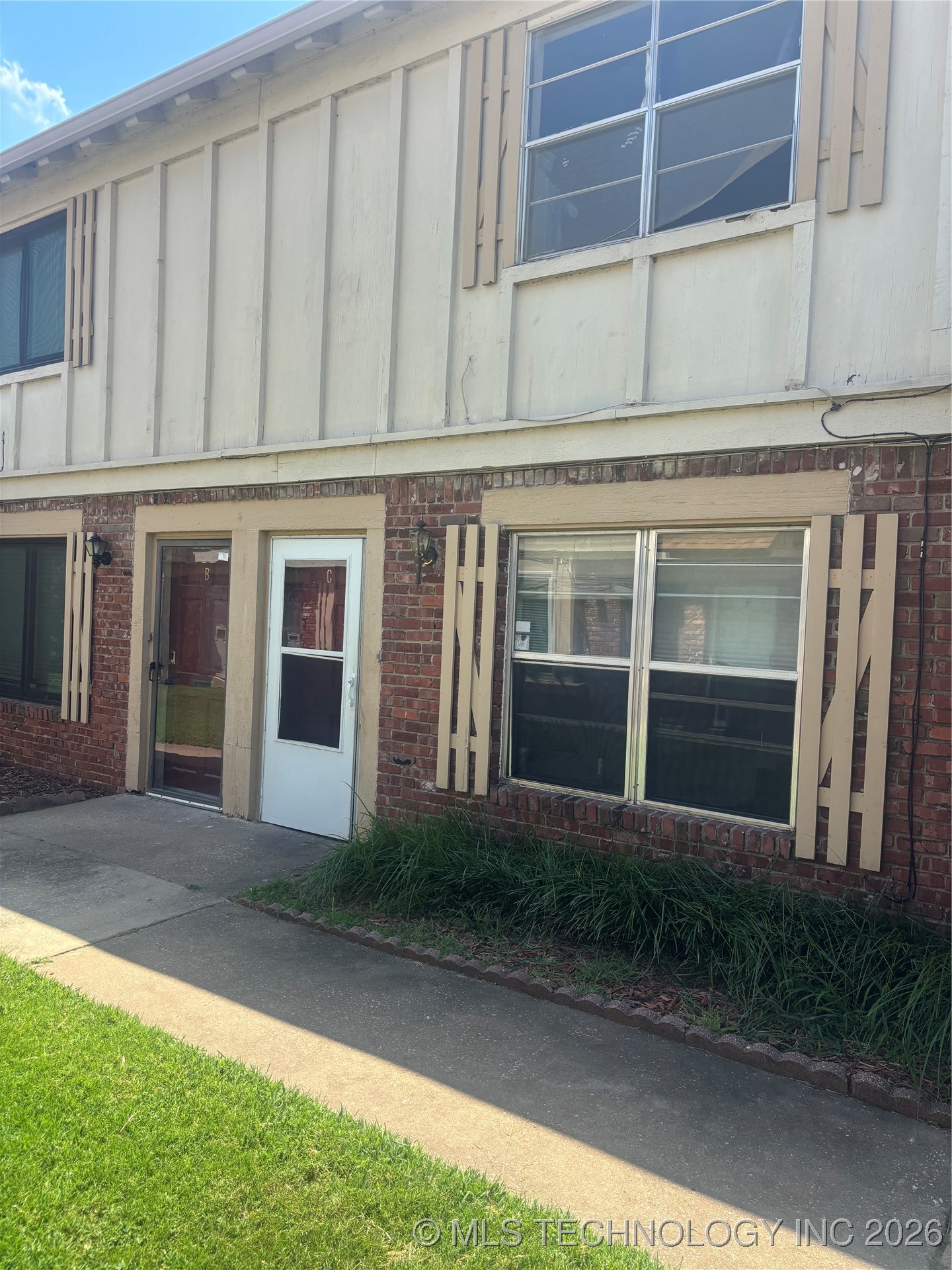 6144 S MADISON PL Place C Property Photo 1