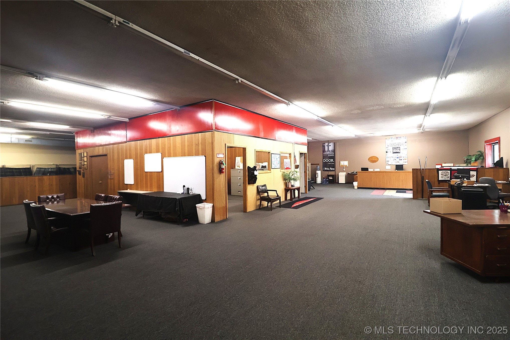 803 N Broadway Street Property Photo 3