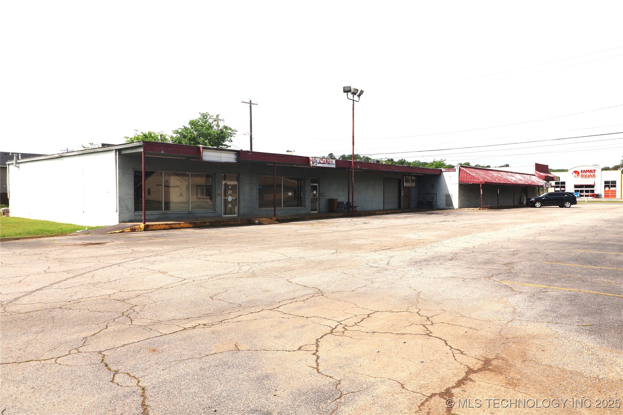 803 N Broadway Street Property Photo 12