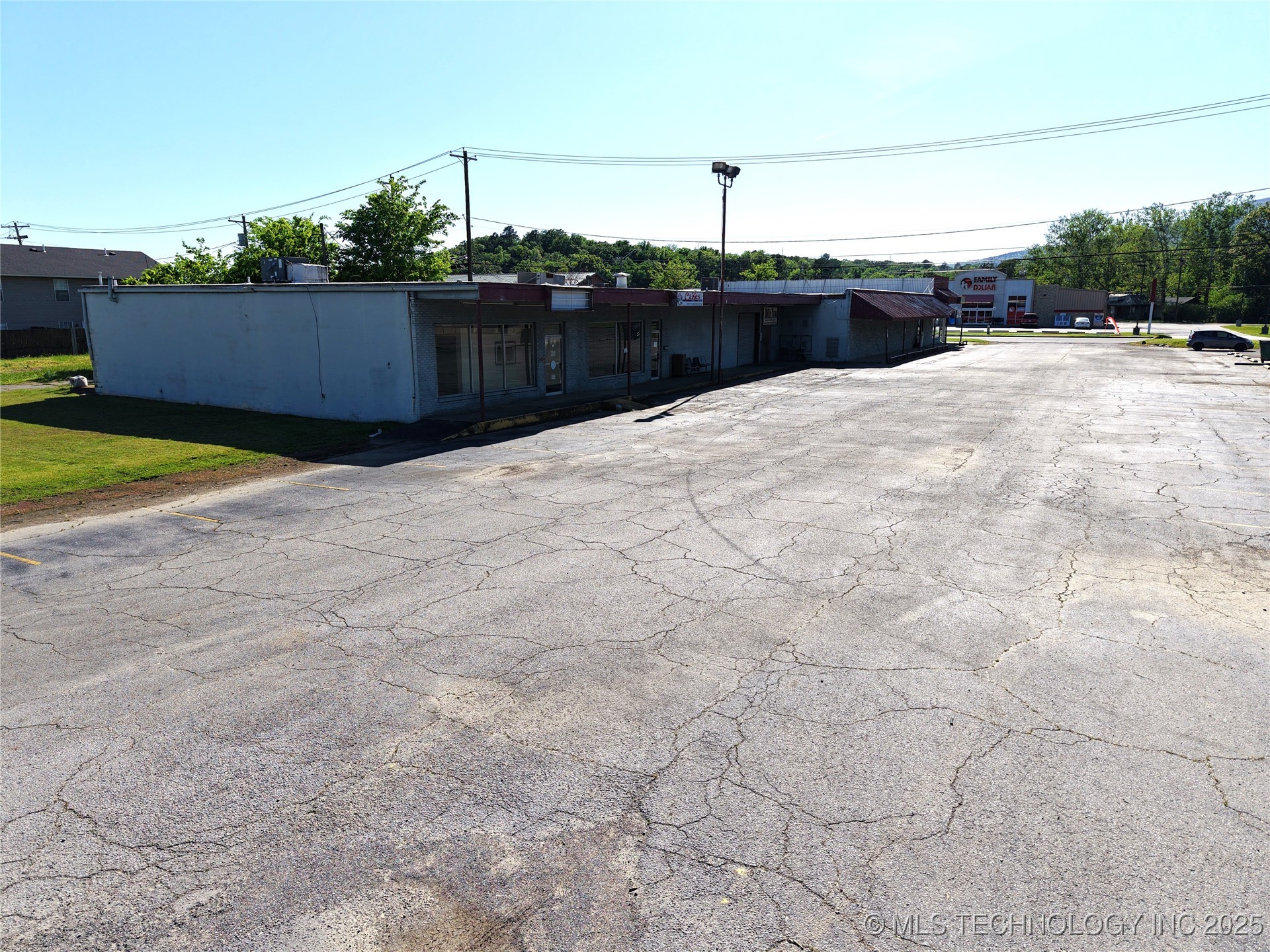 803 N Broadway Street Property Photo 16