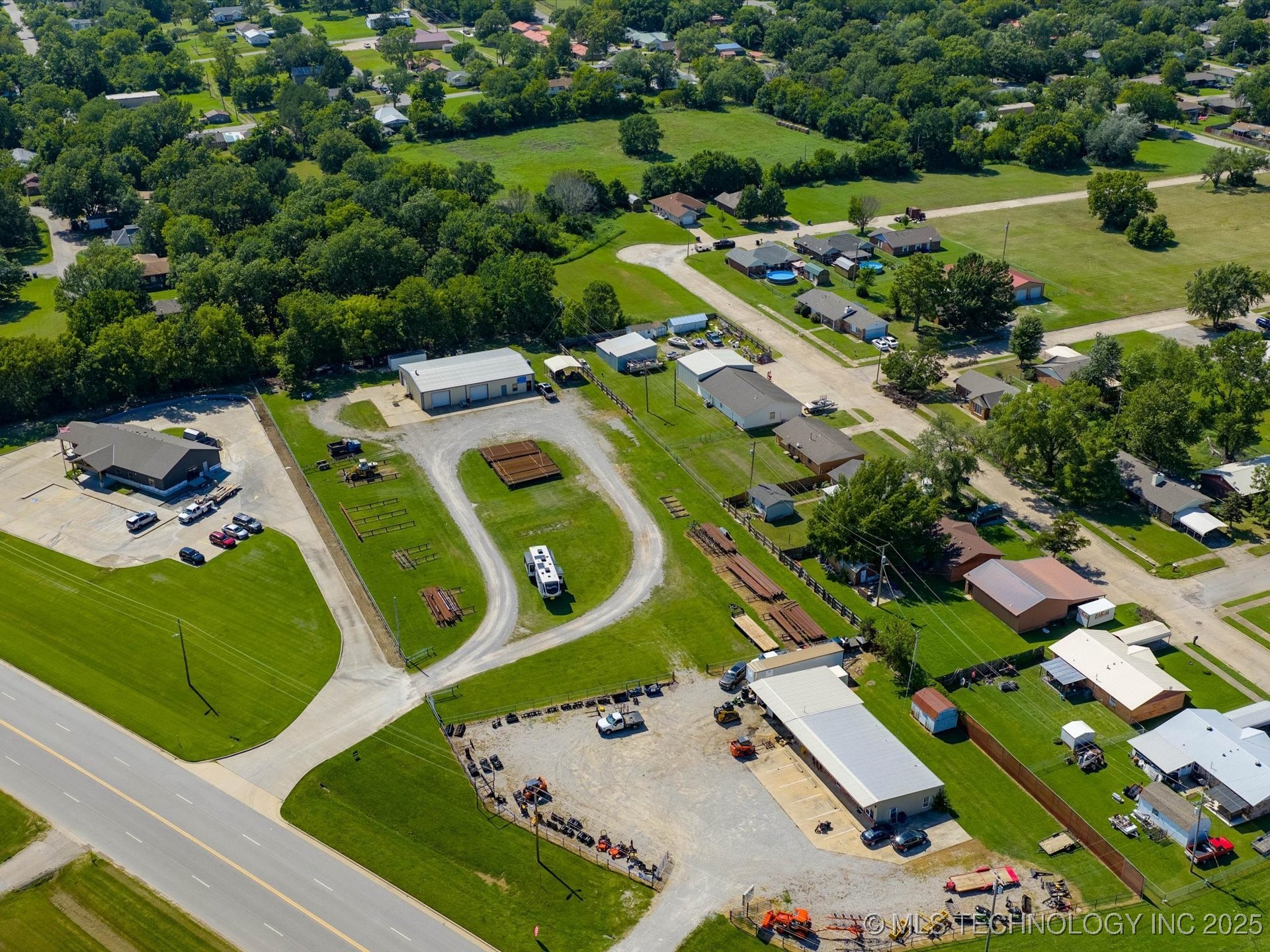 1601 E Main Street Property Photo 4