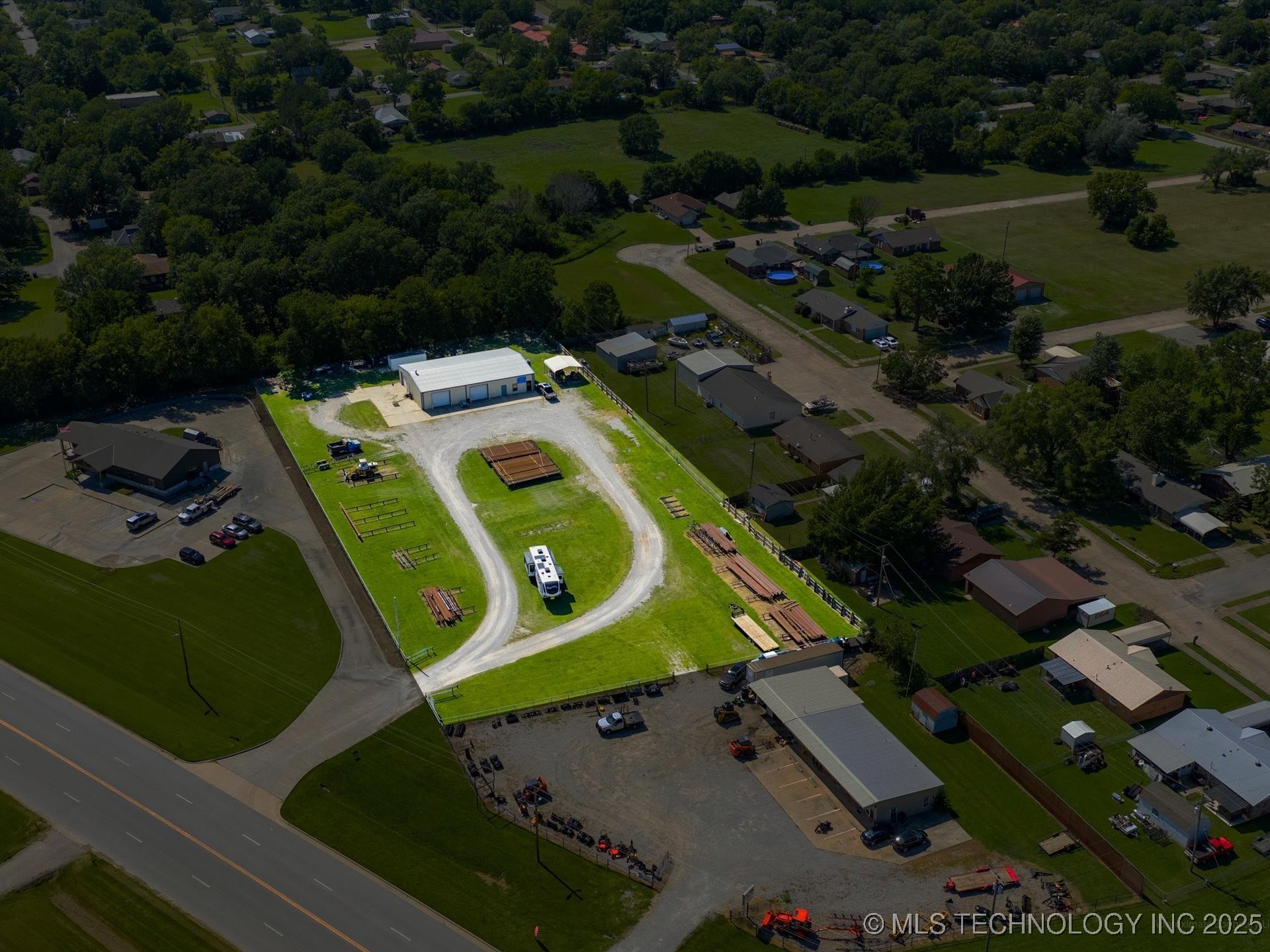 1601 E Main Street Property Photo 5