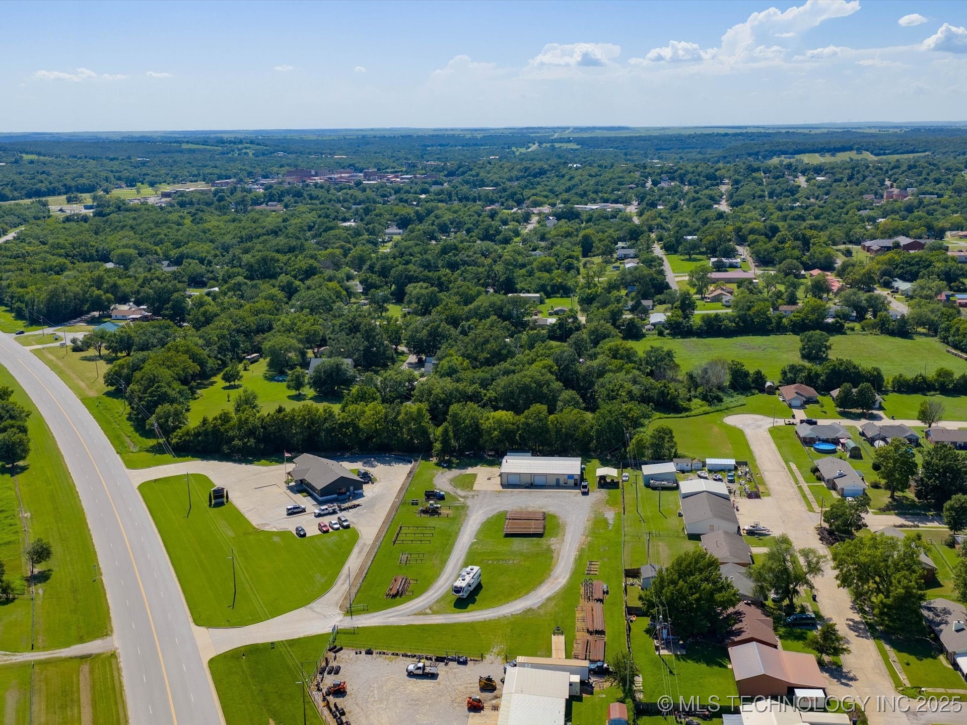 1601 E Main Street Property Photo 6