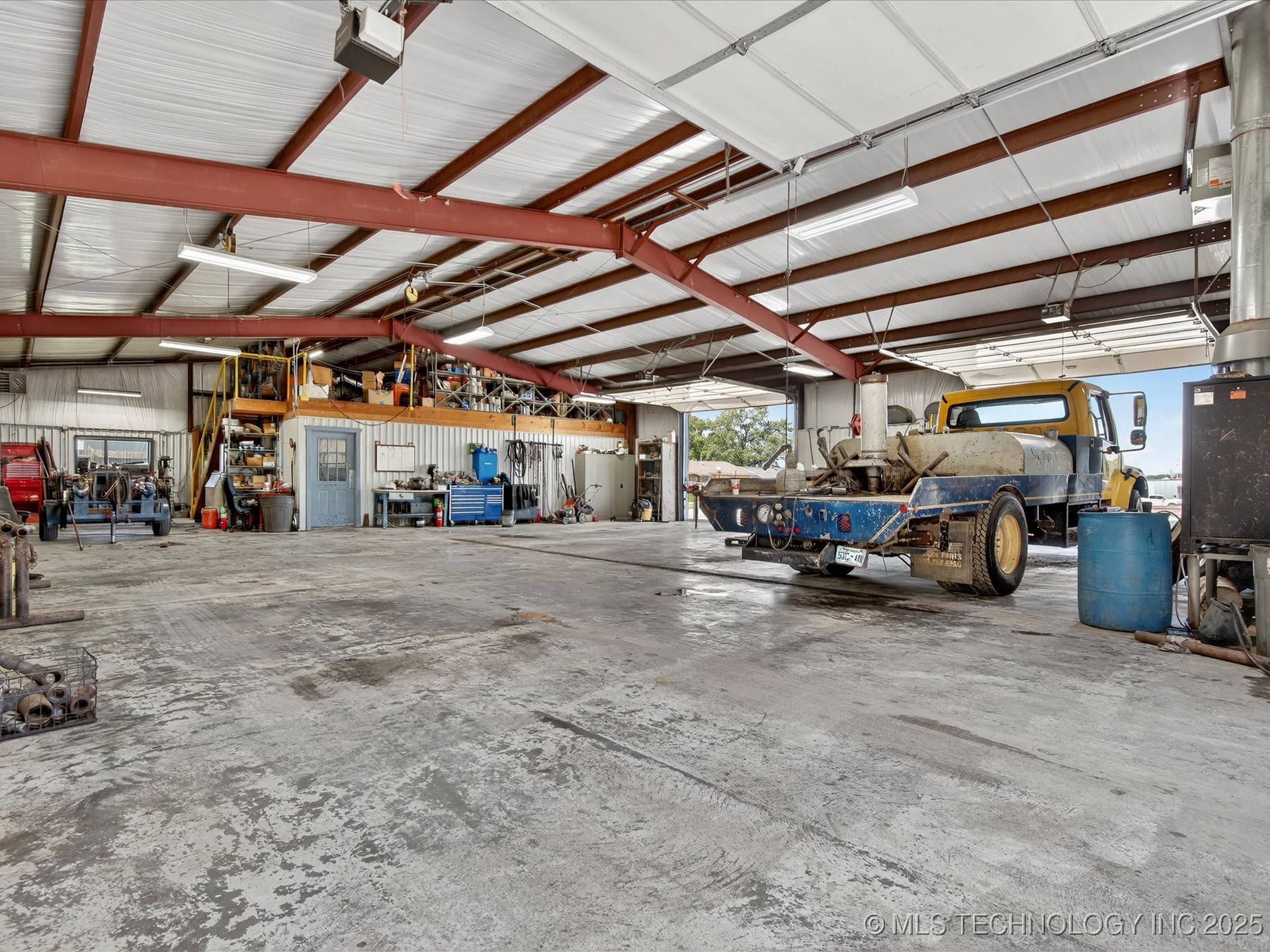 1601 E Main Street Property Photo 10