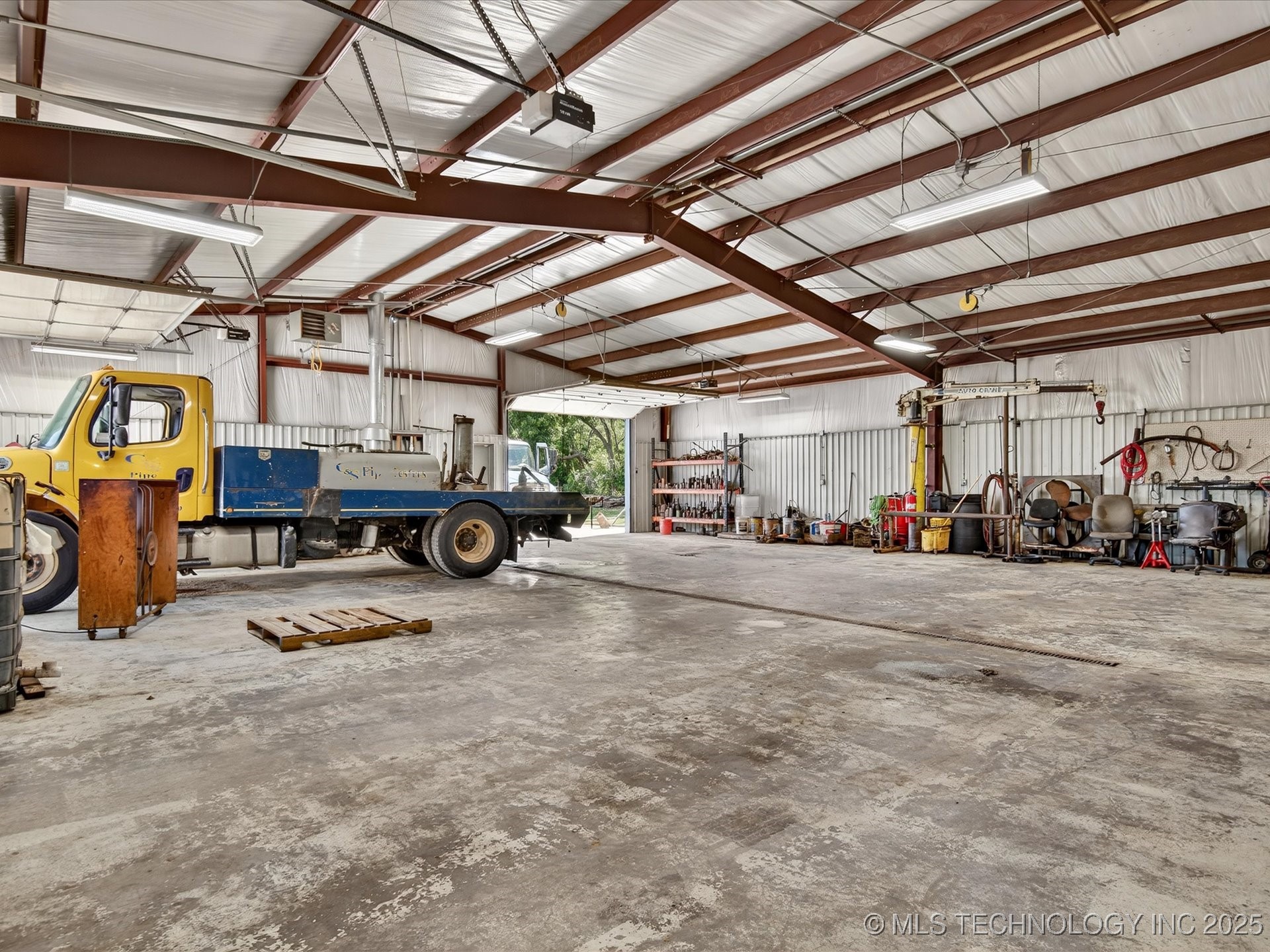 1601 E Main Street Property Photo 13