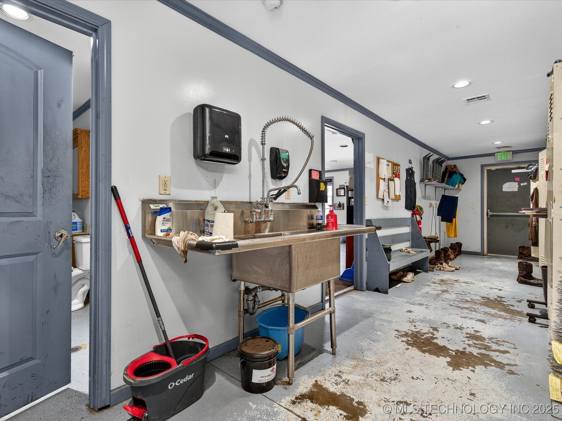 1601 E Main Street Property Photo 17