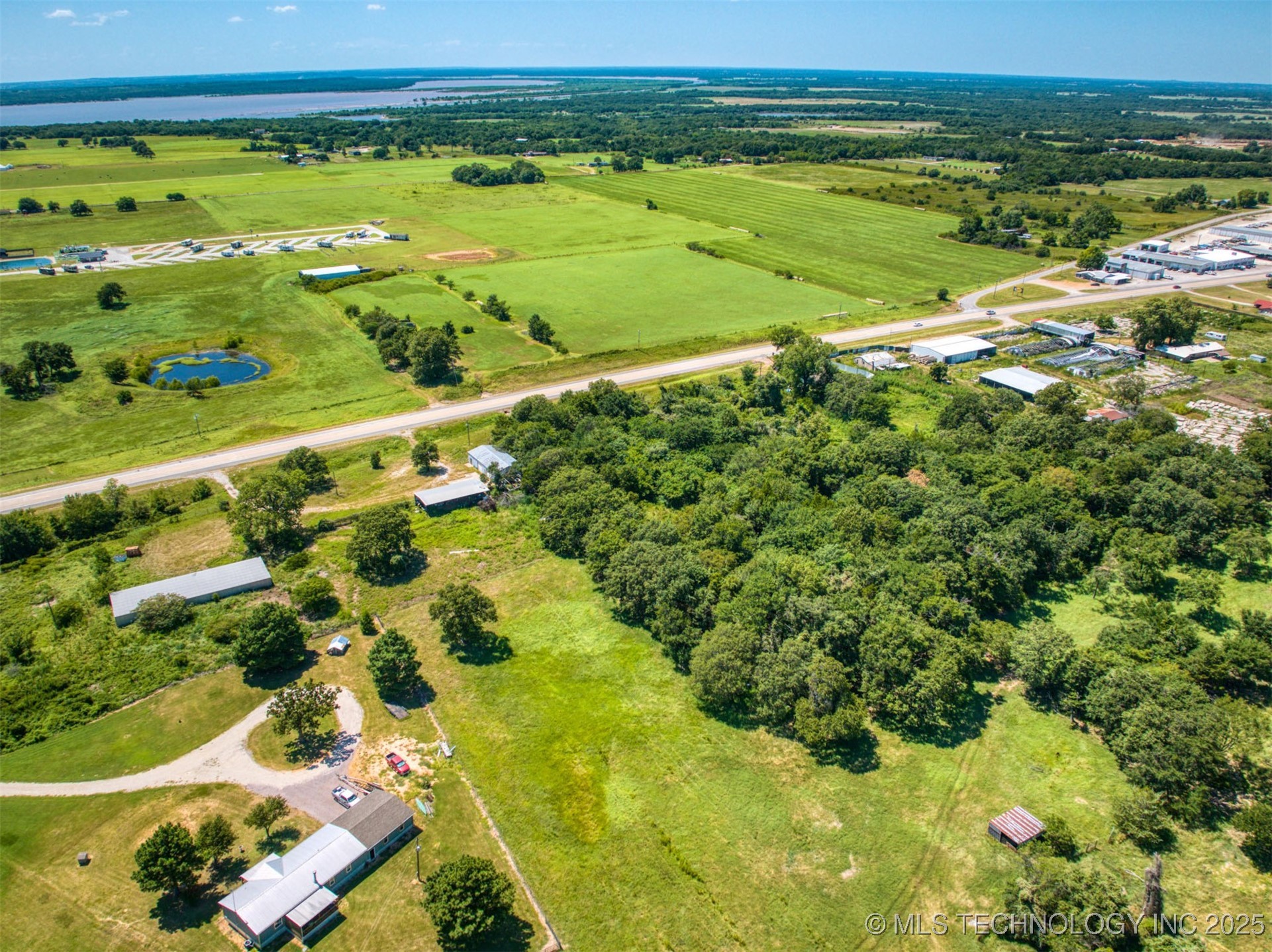 1882 Hwy 377 Property Photo 5