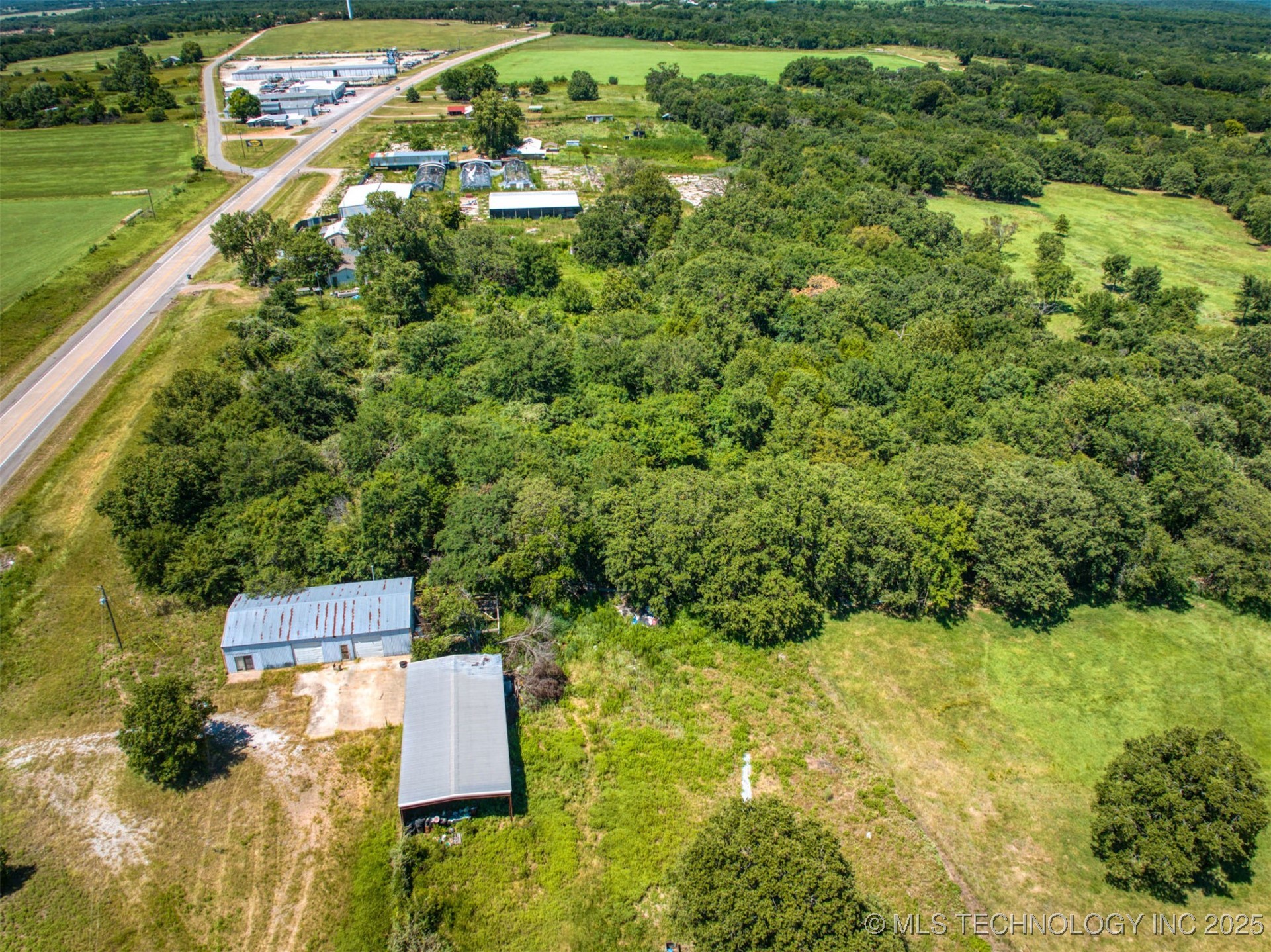 1882 Hwy 377 Property Photo 8