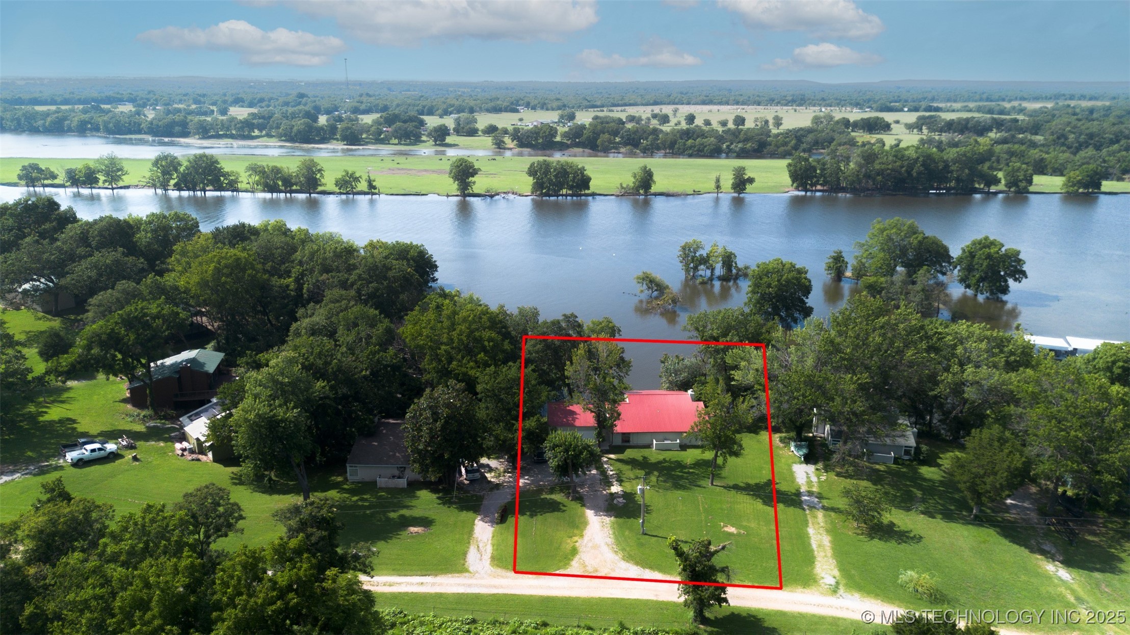 440 Murray Lane Property Photo 2