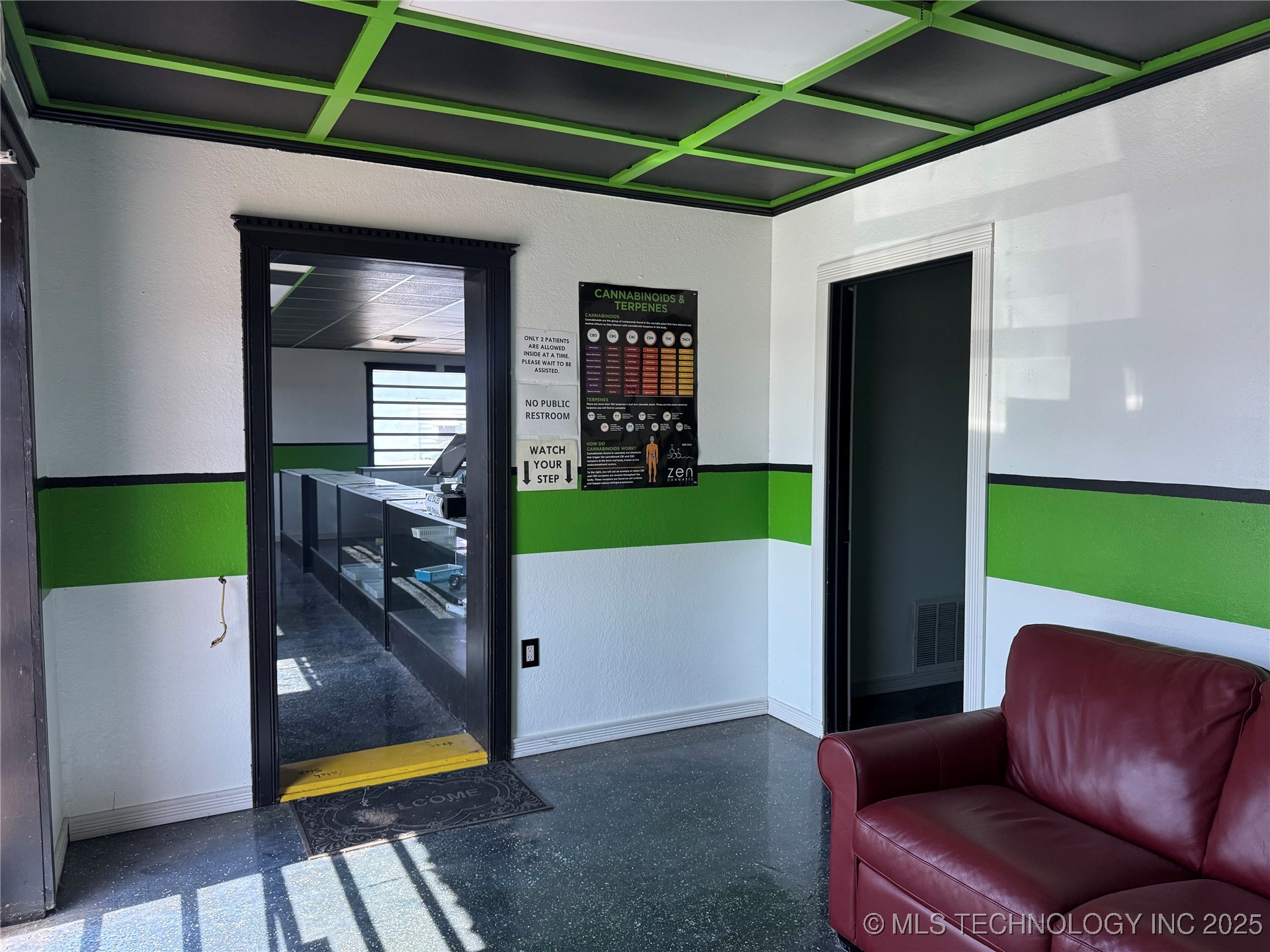 109 N 6th Property Photo 3