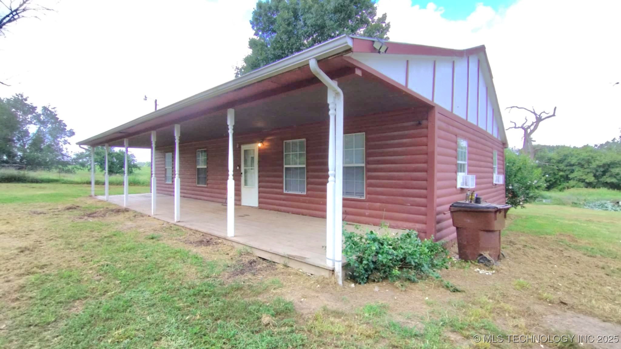 475834 E 649 Road Property Photo 2