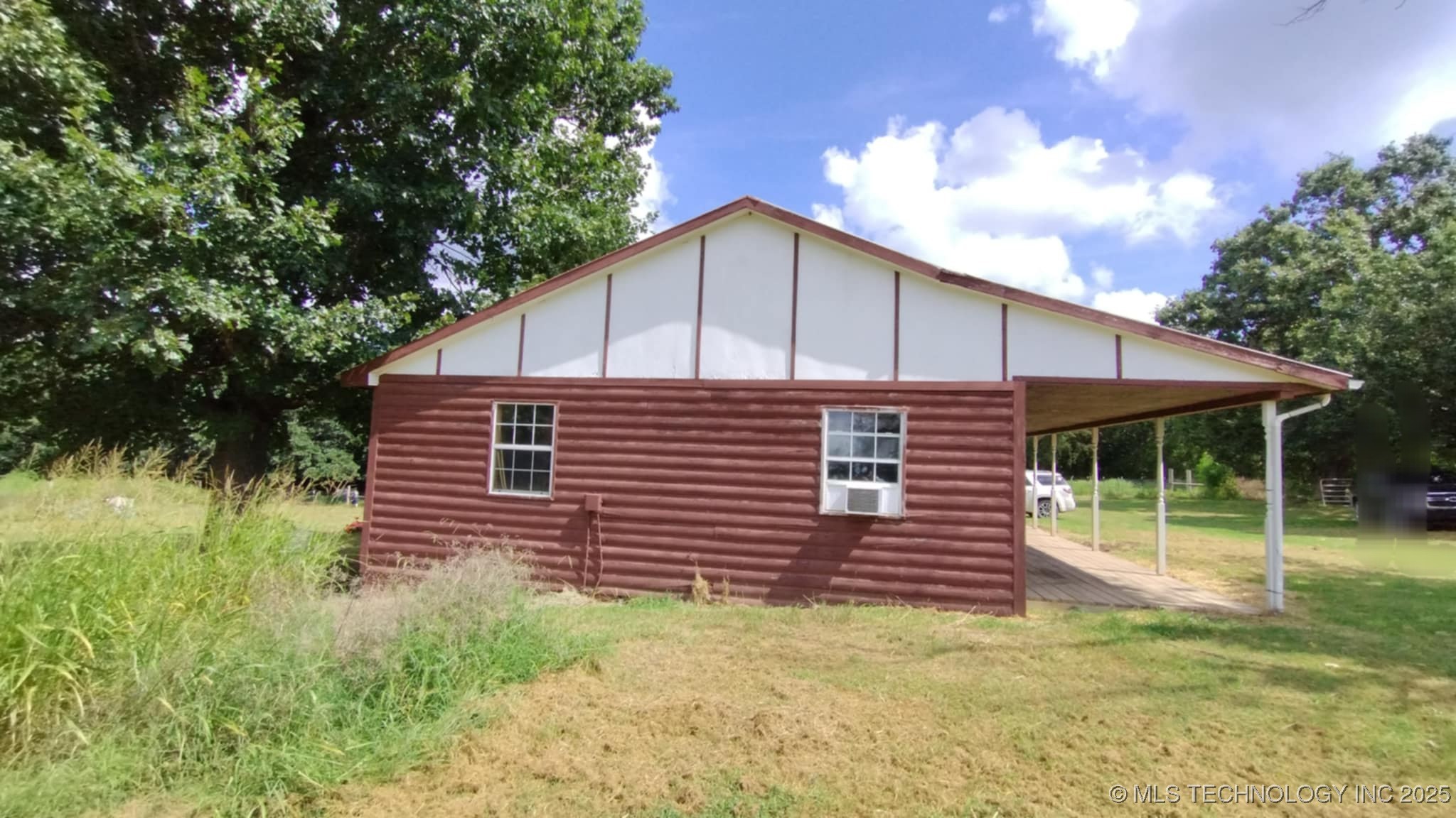 475834 E 649 Road Property Photo 3