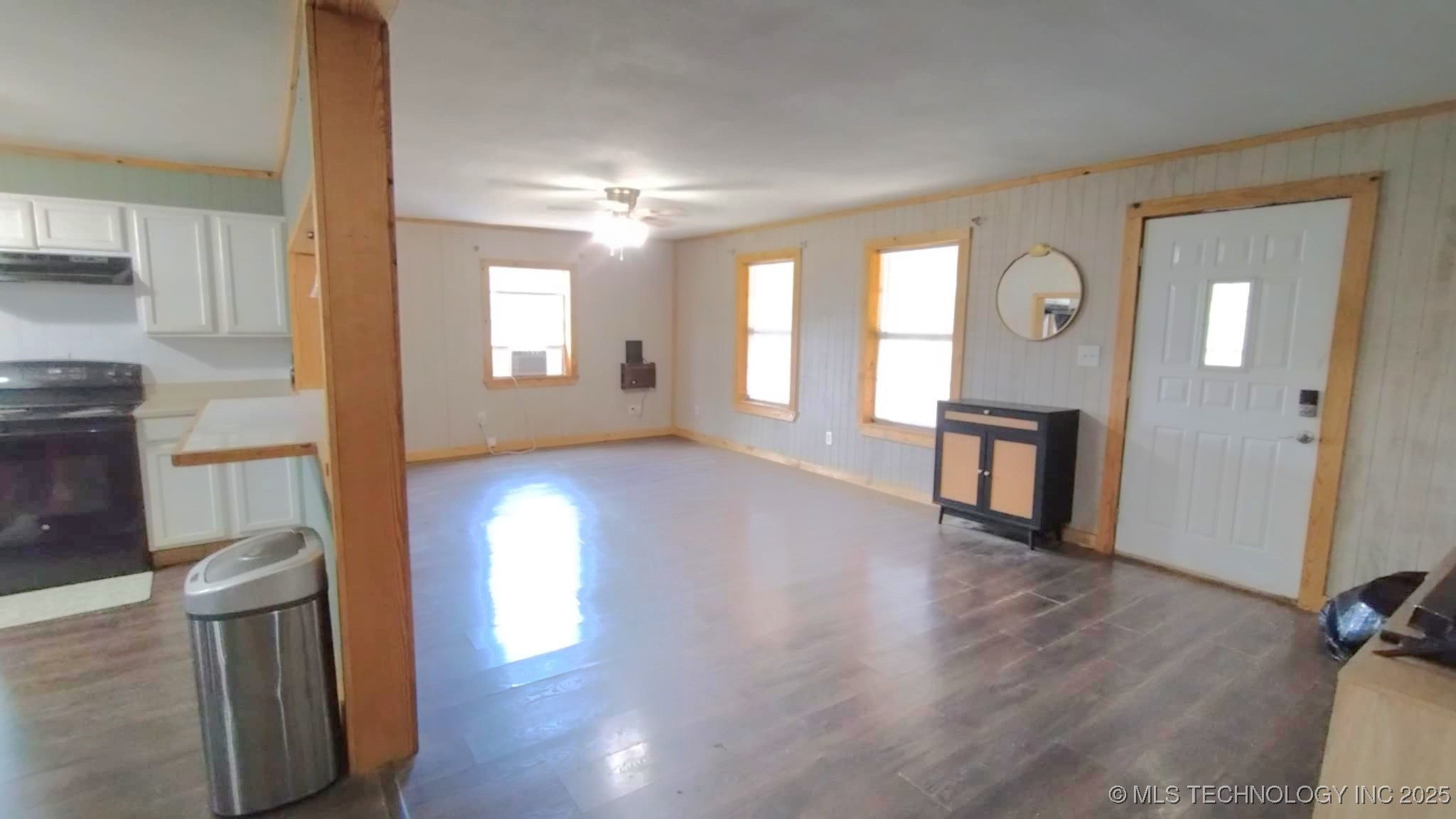 475834 E 649 Road Property Photo 8