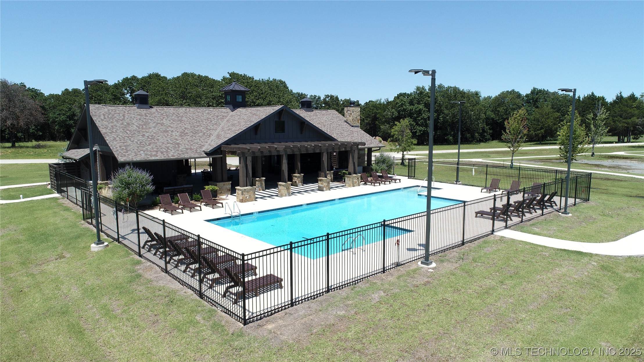 14 Patriot Pointe Property Photo 4