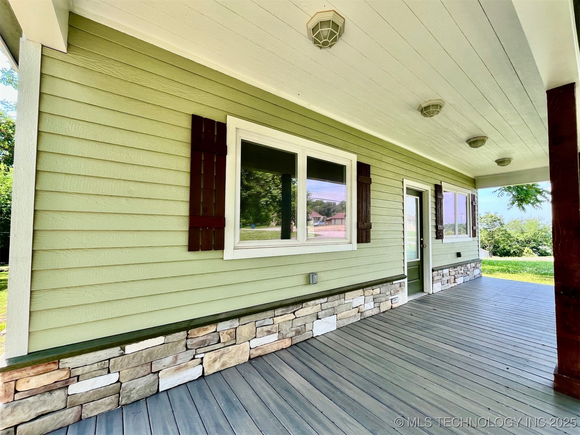 301 S Water Street Property Photo 3