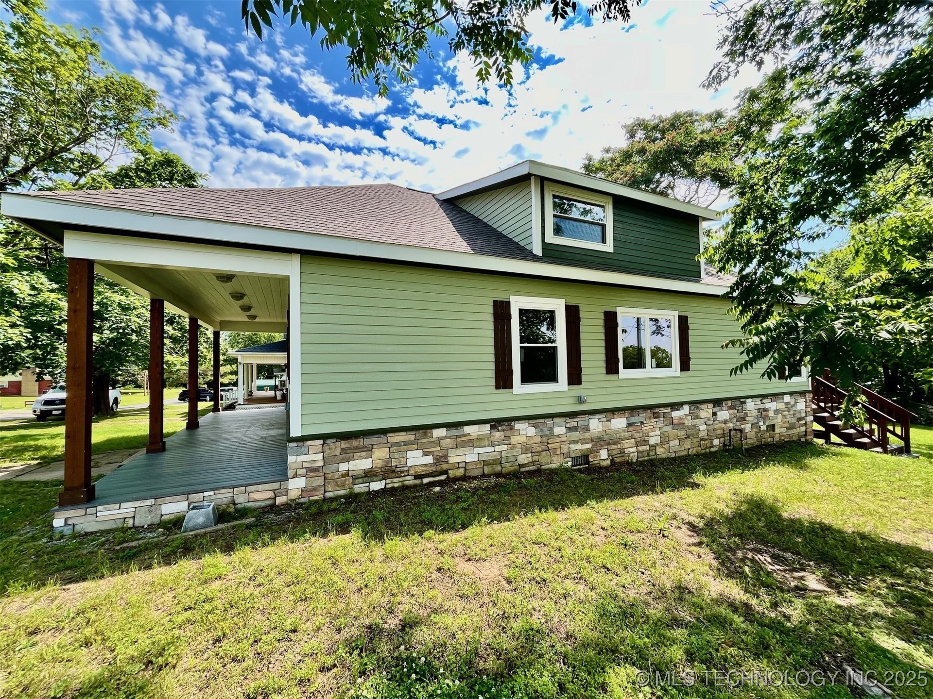 301 S Water Street Property Photo 5