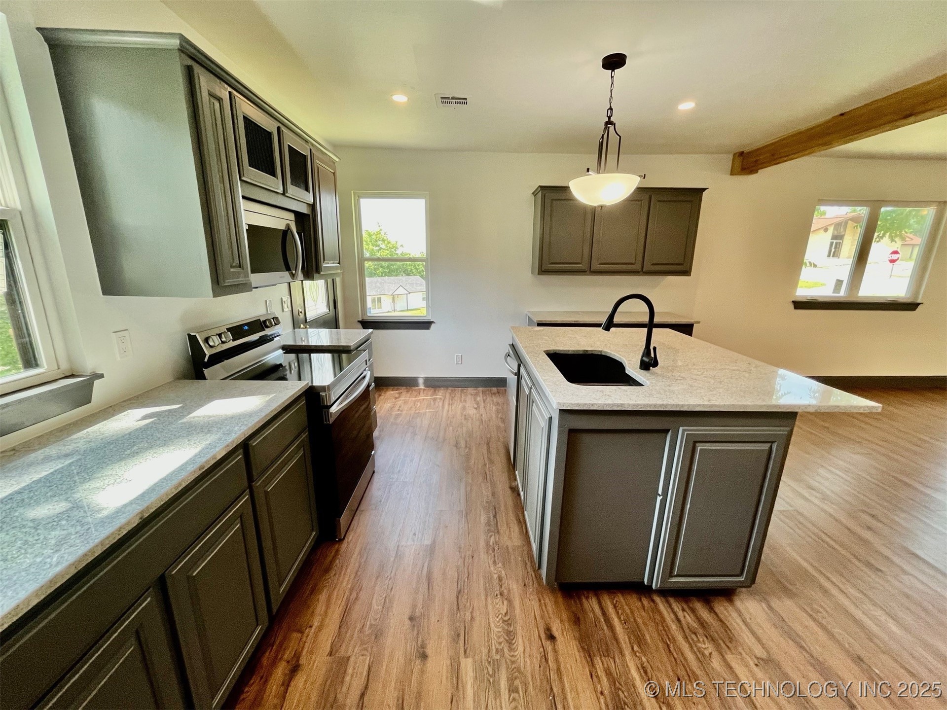 301 S Water Street Property Photo 10