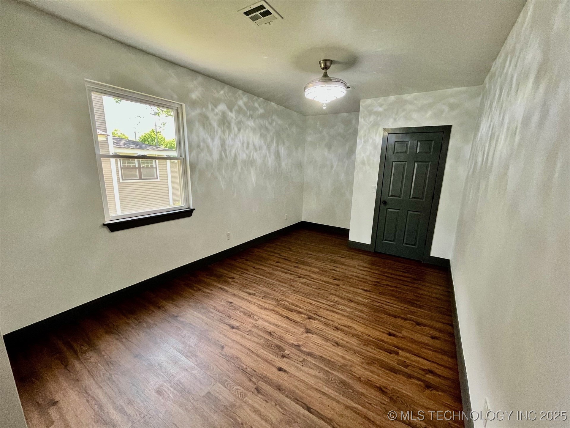 301 S Water Street Property Photo 13