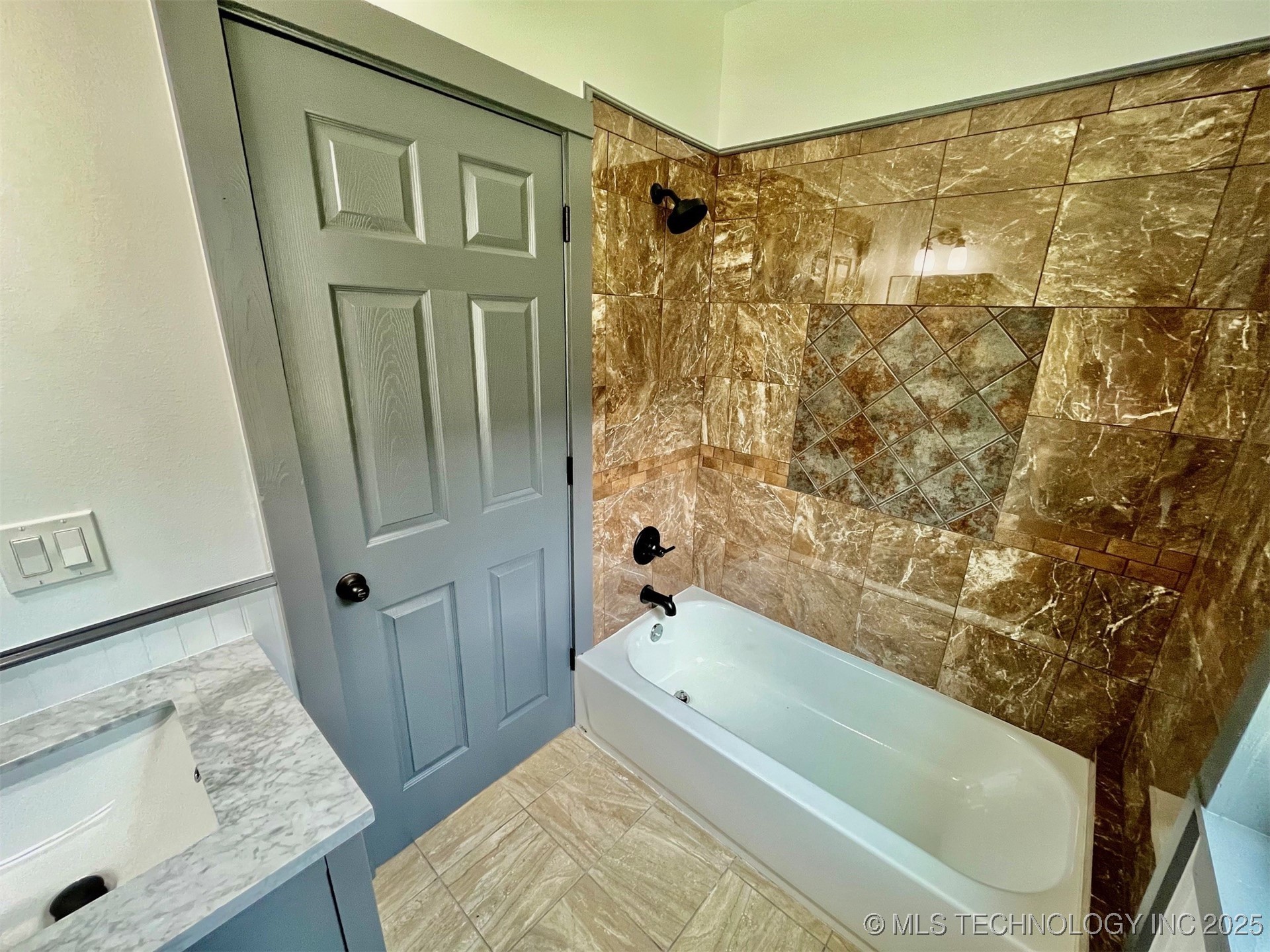 301 S Water Street Property Photo 16