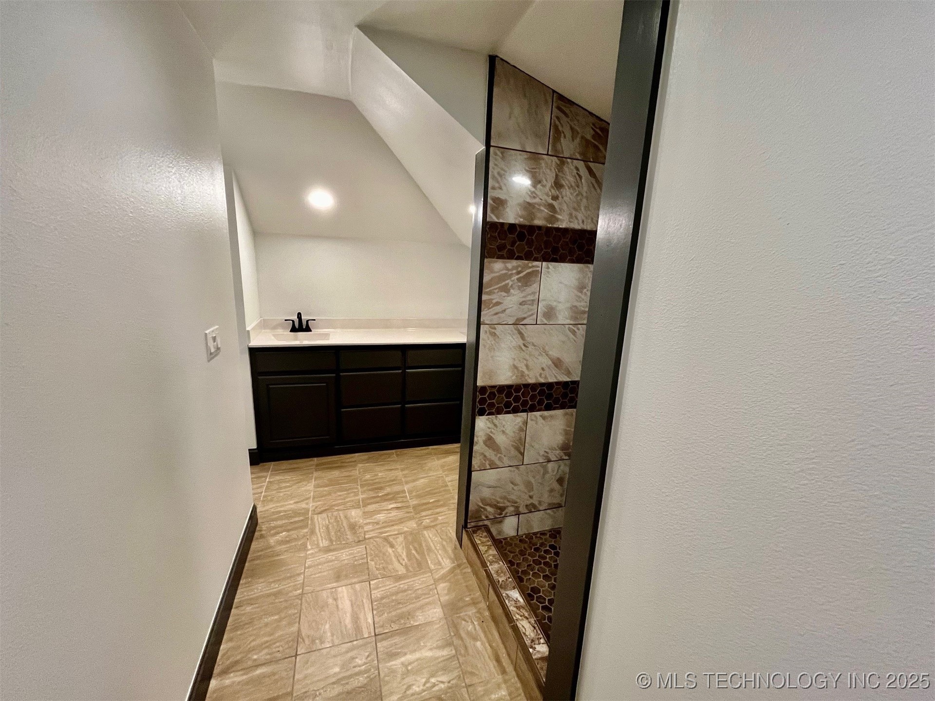 301 S Water Street Property Photo 21