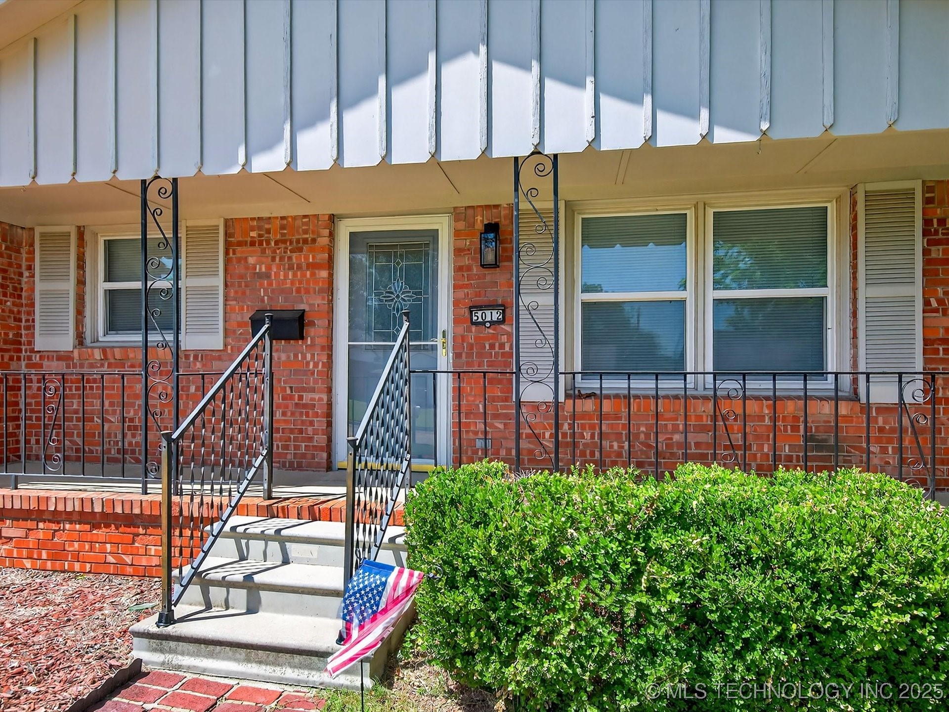 5012 Allen Court Property Photo 2