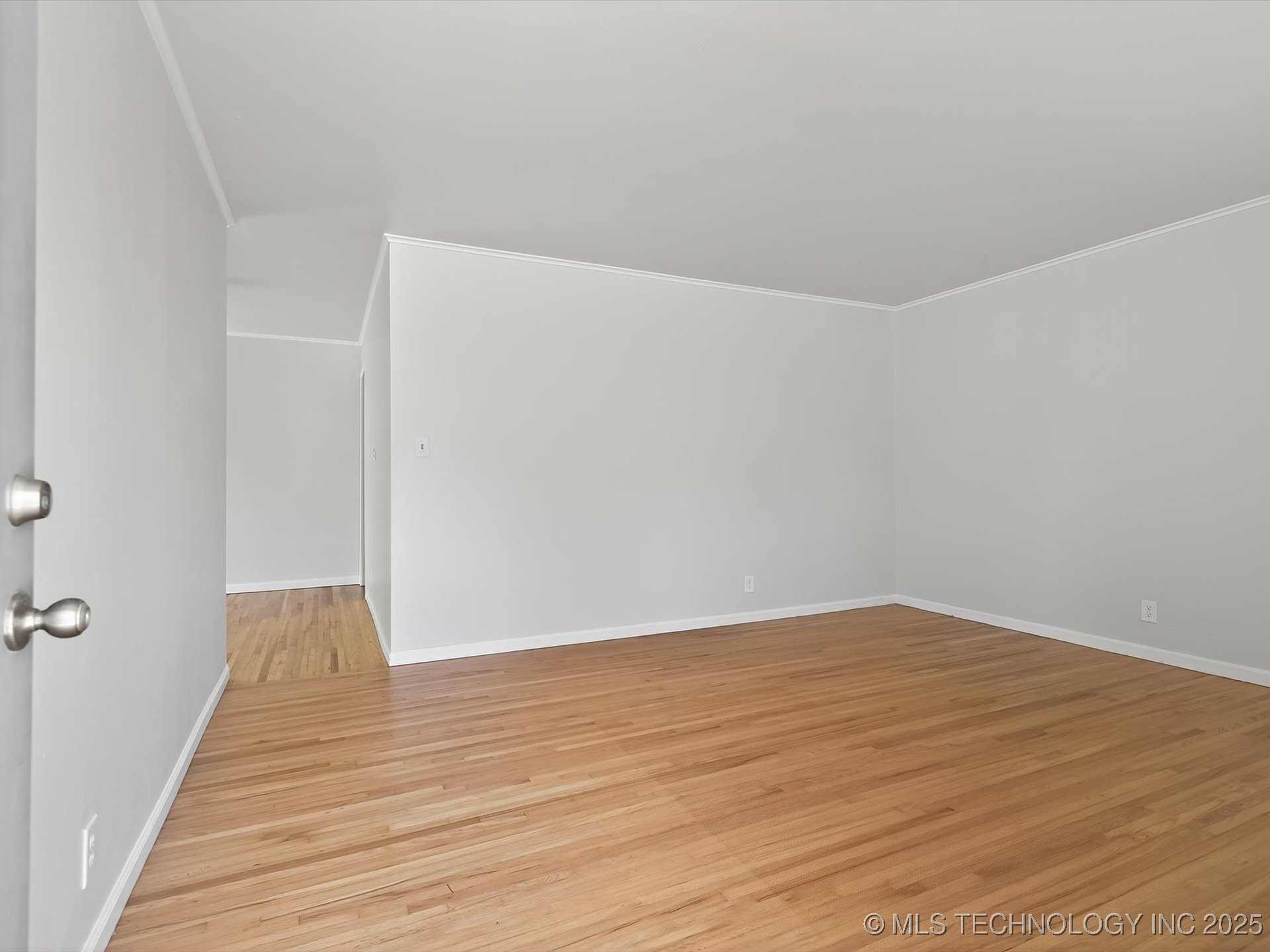 5012 Allen Court Property Photo 3