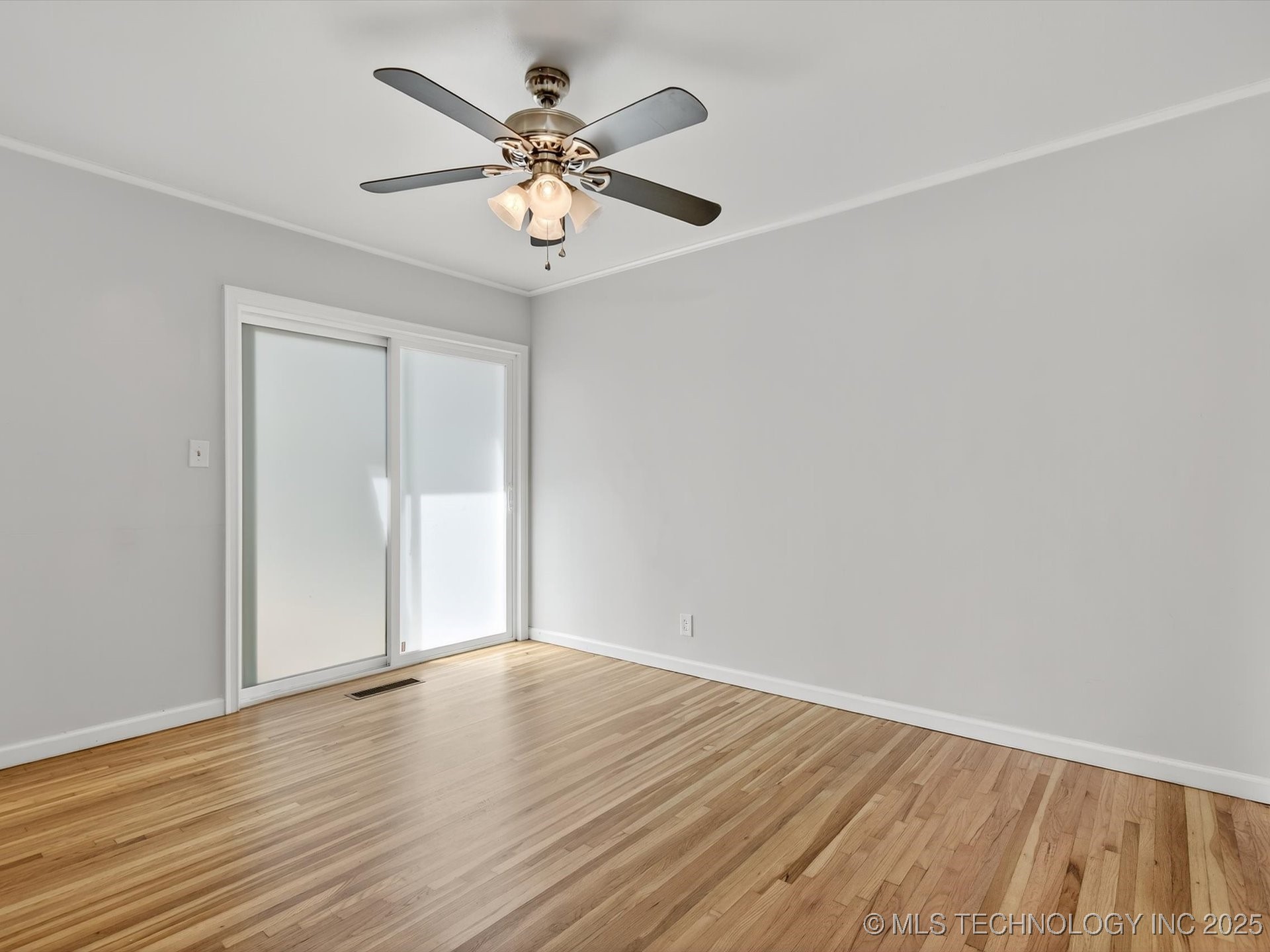 5012 Allen Court Property Photo 6